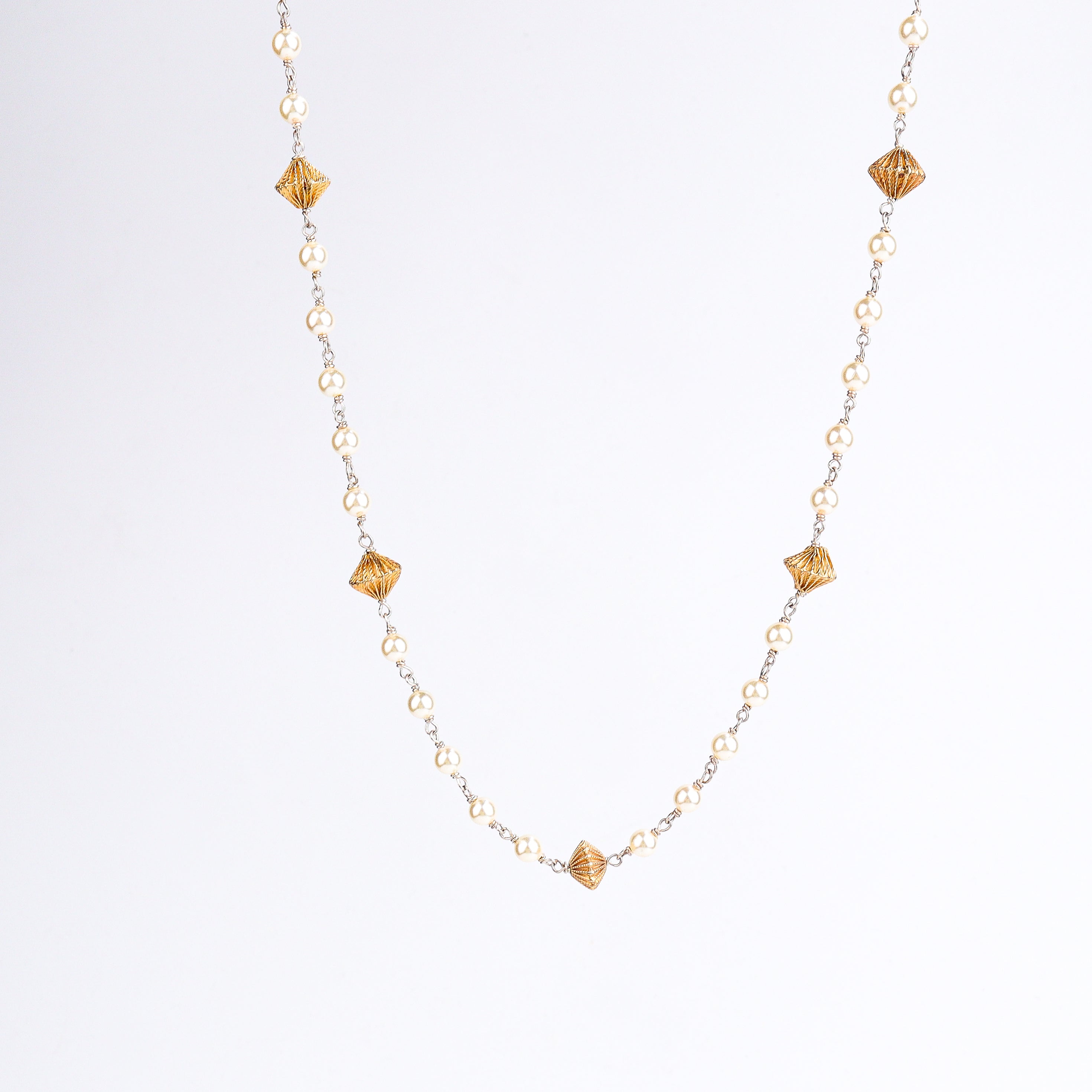 Silver Bead Ganthan with Pearls (20 Inches)