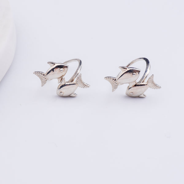 Silver Motif Fish Toering