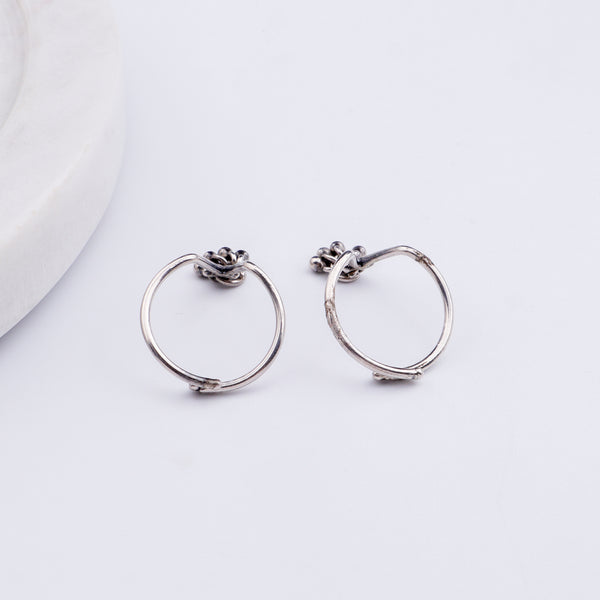 Silver Shiny V Shaped Ghungroo Toe Ring