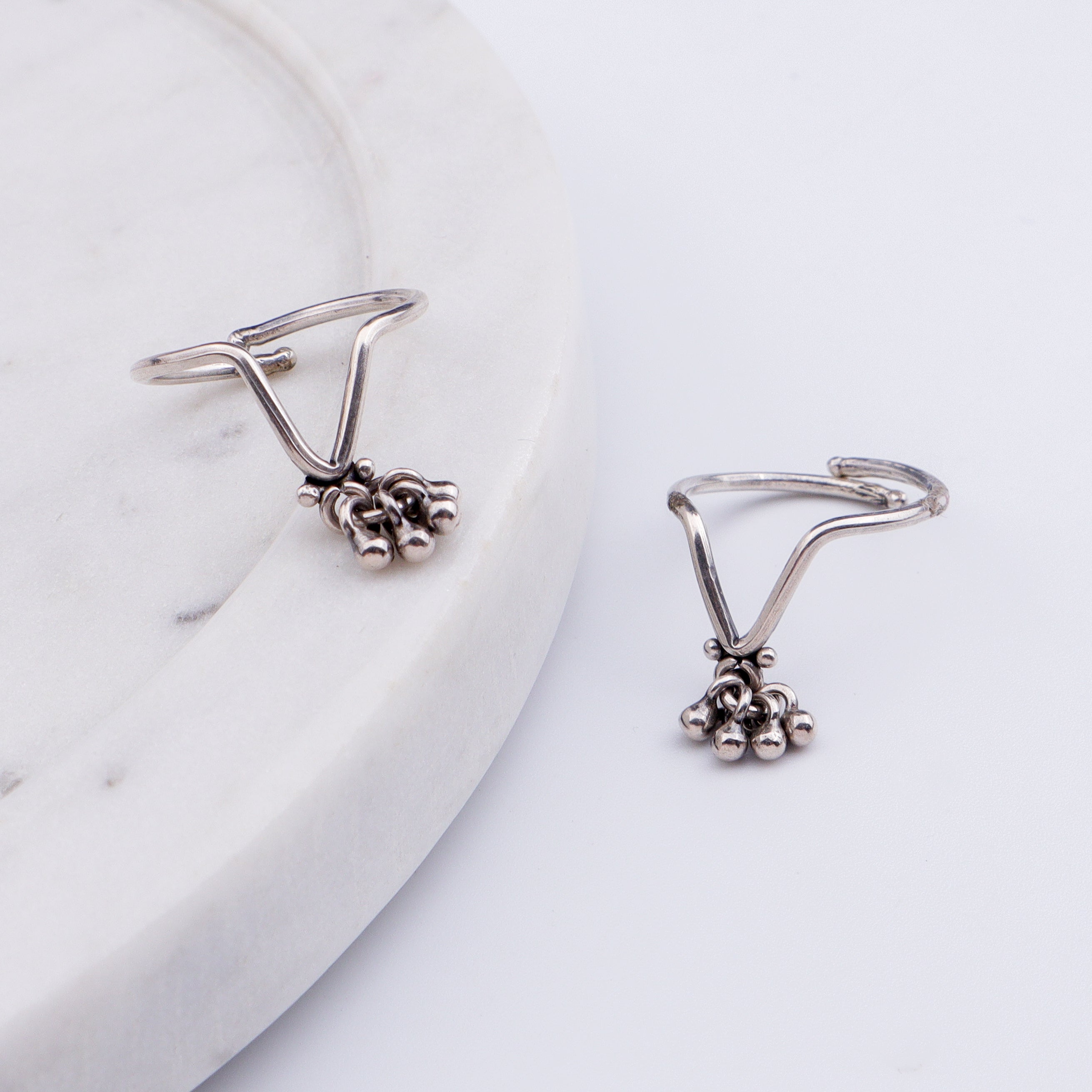 Silver Shiny V Shaped Ghungroo Toe Ring
