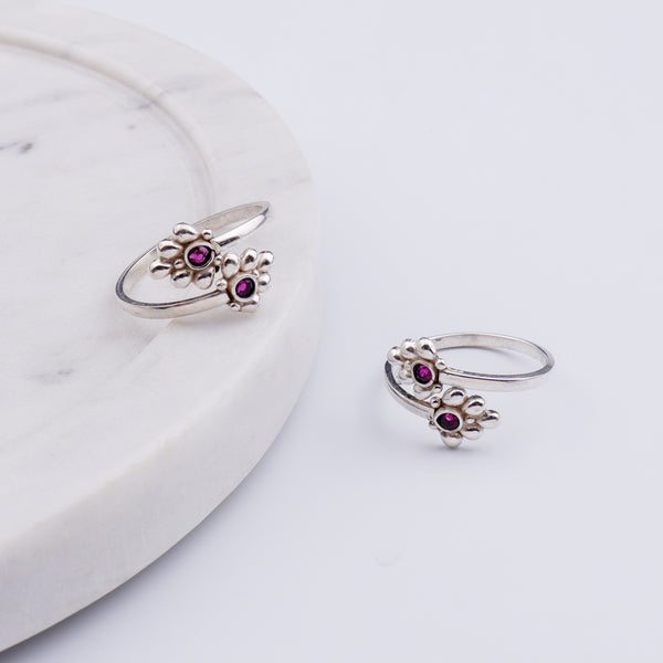 Silver Shiny Kempu Stone Toe Ring