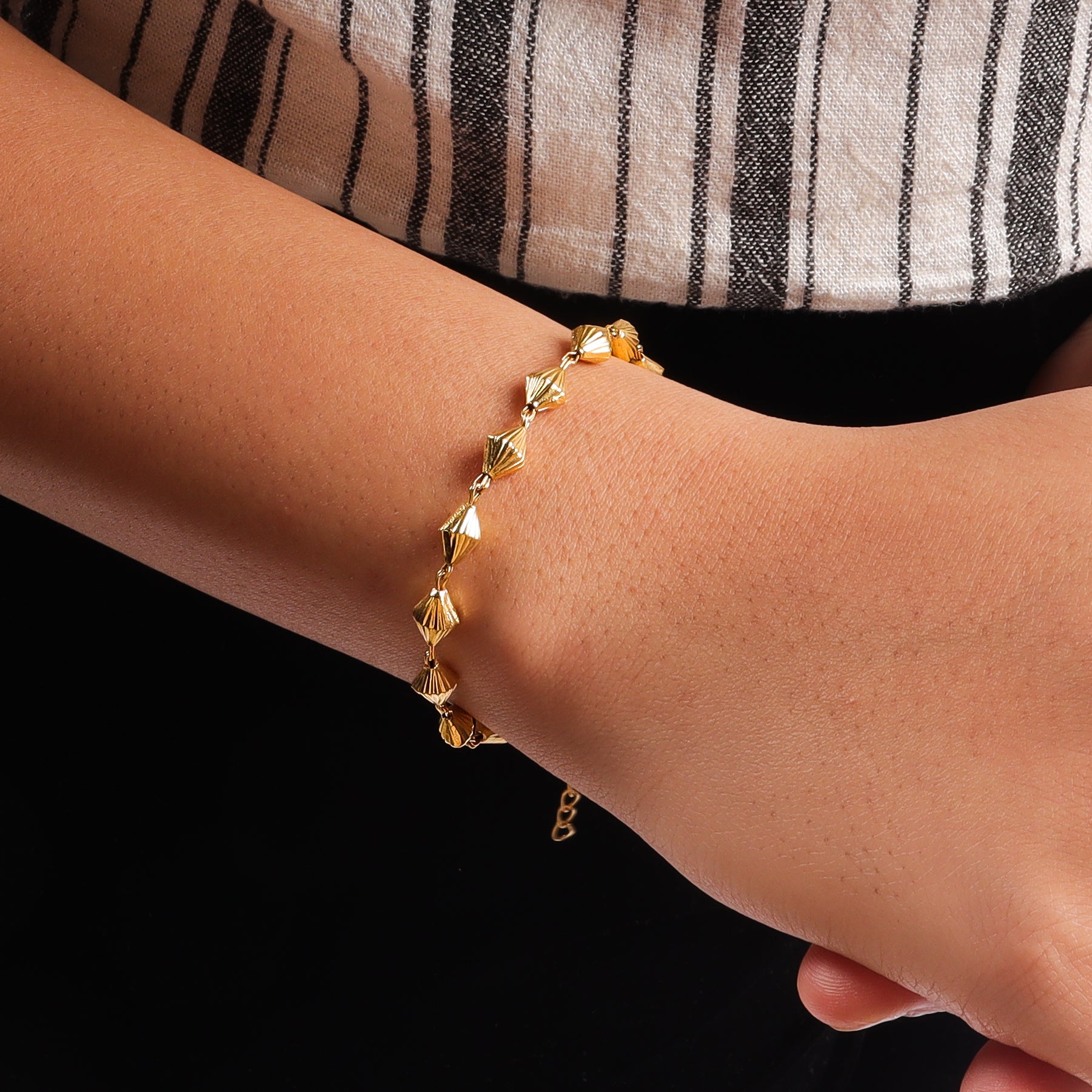 Gold plated single layer silver bead bracelet