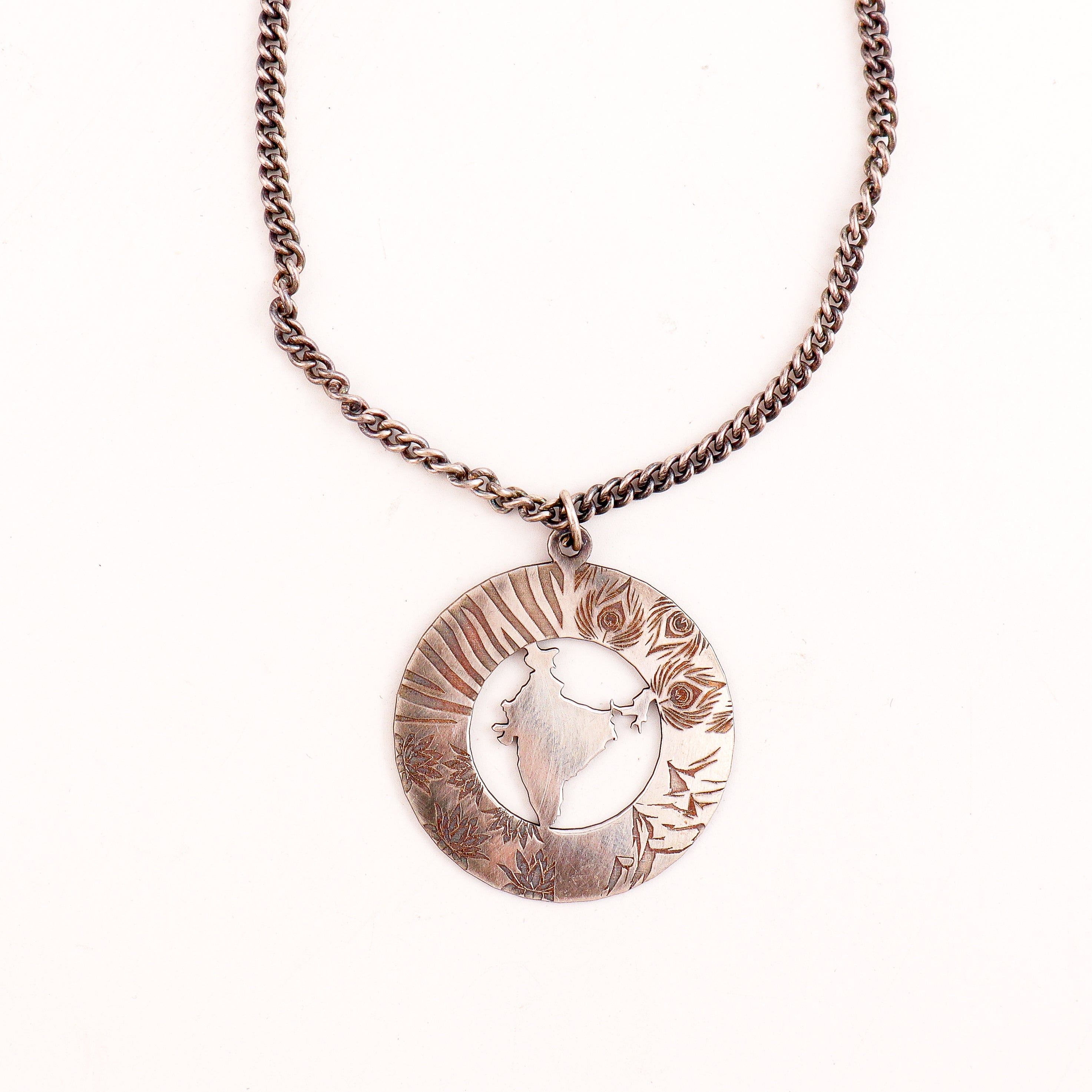 Model wearing unisex India silver necklace for everyday styling