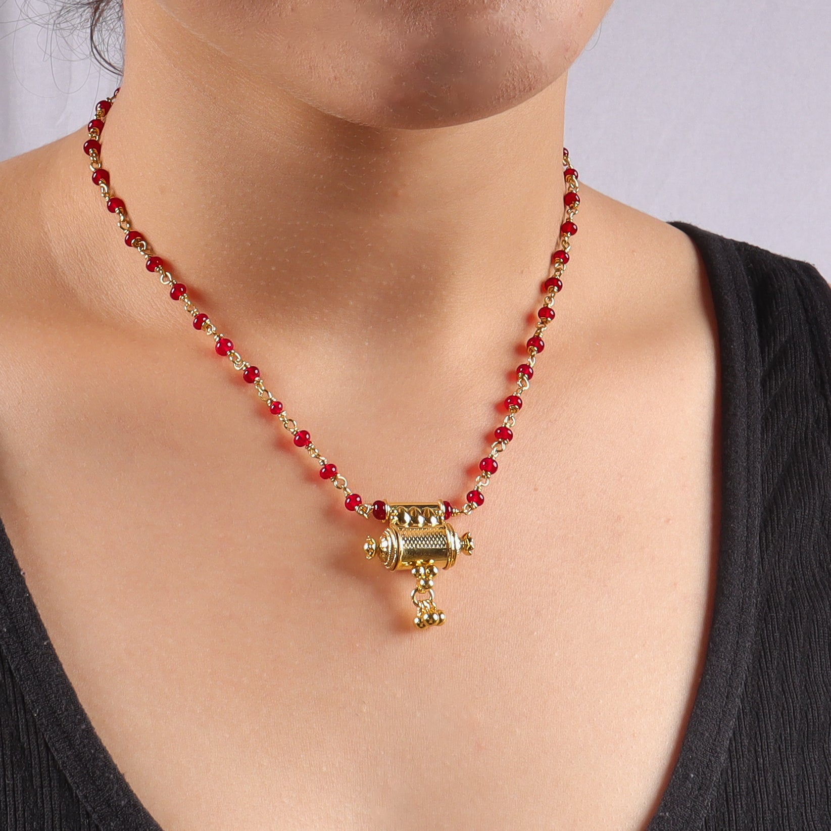 Taveej pendant necklace with ruby gold plated