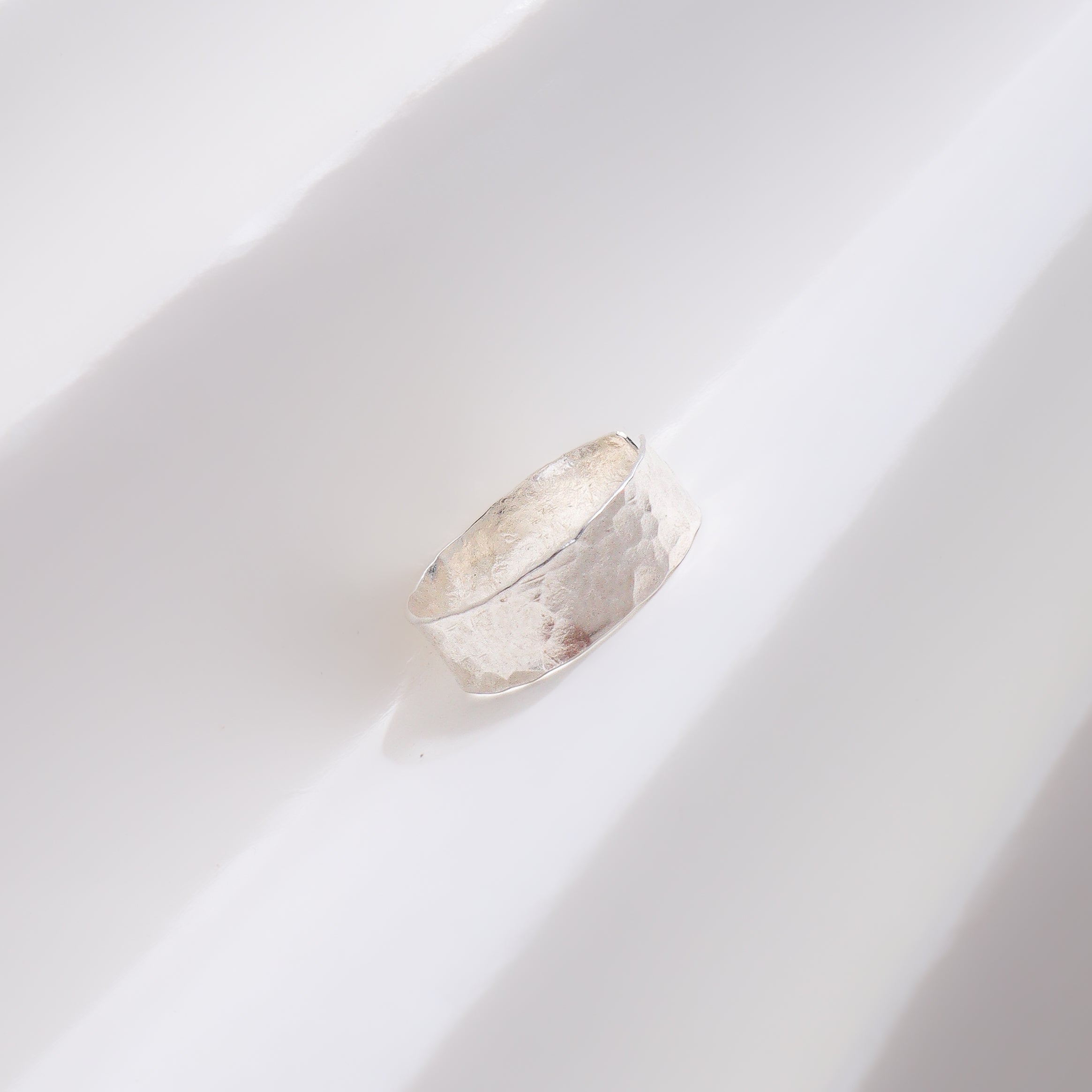 Unisex hammered silver ring for everyday wear