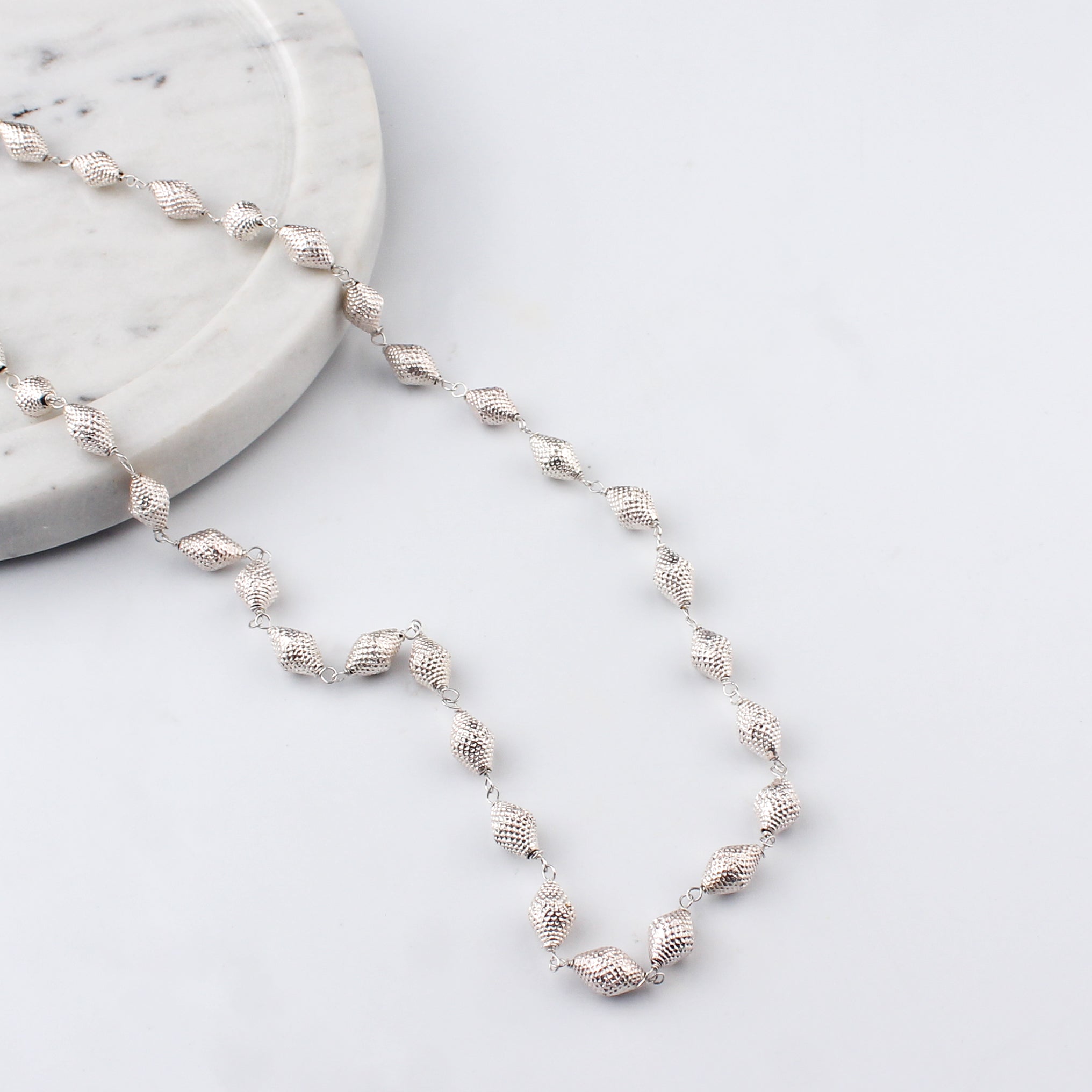 Silver Textured Dholki Bead Ganthan Necklace