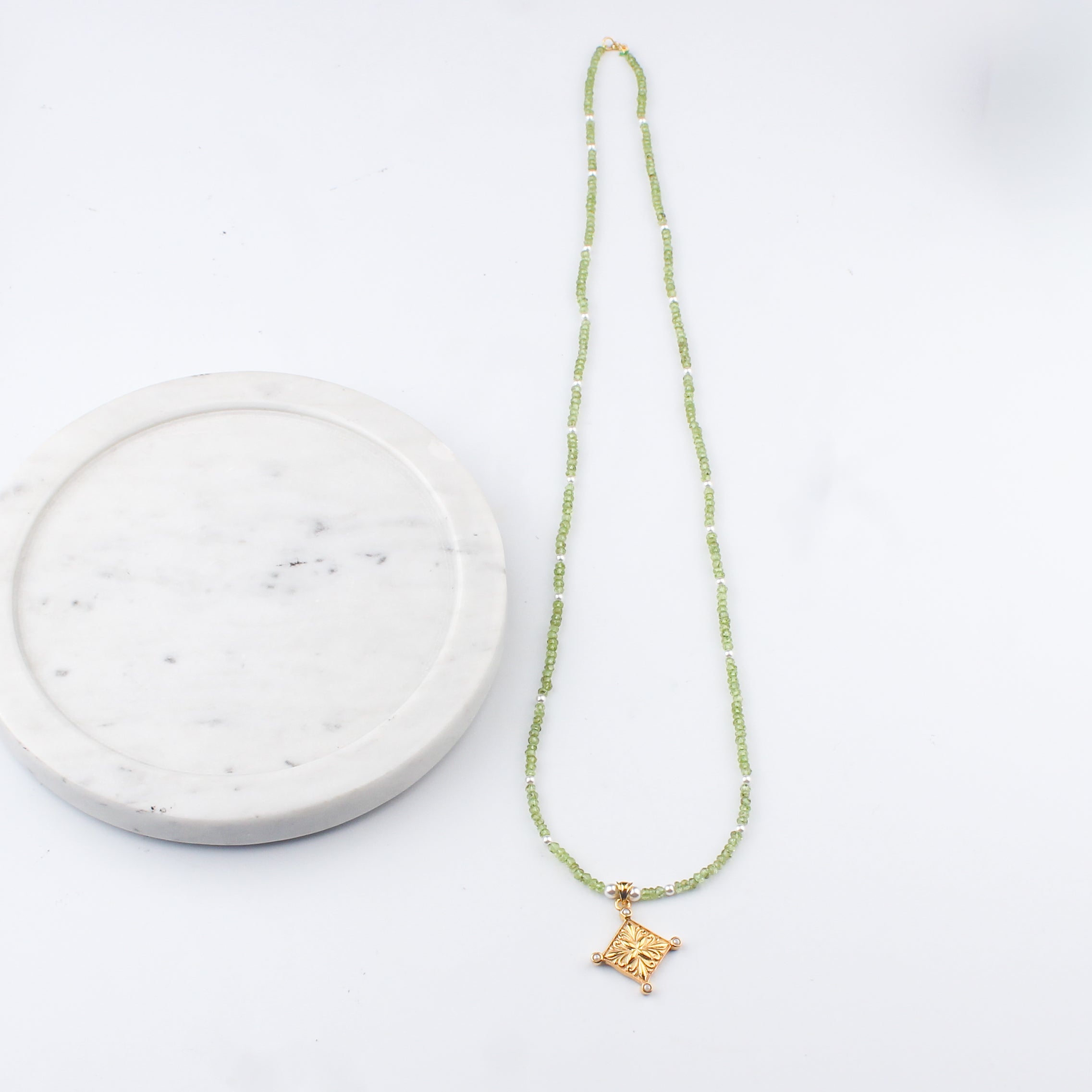 Filigree Galaxy Necklace with Peridot & Pearls | 22K Gold-Plated