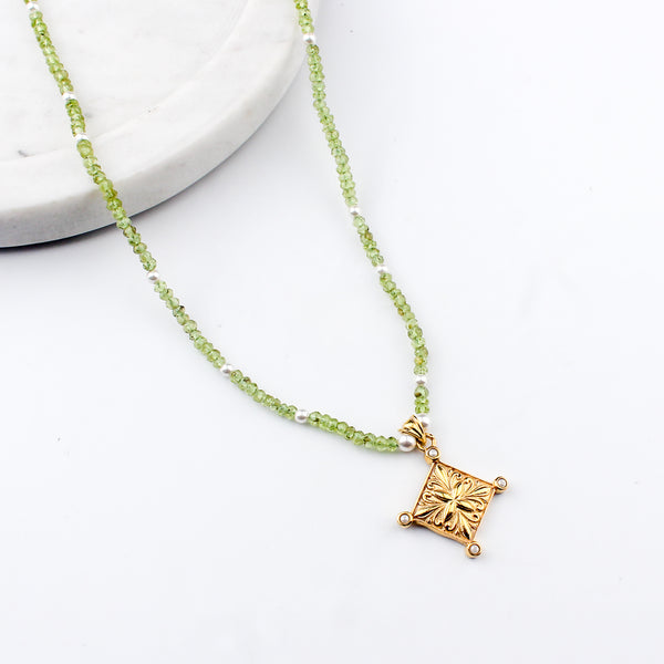 Filigree Galaxy Necklace with Peridot & Pearls | 22K Gold-Plated