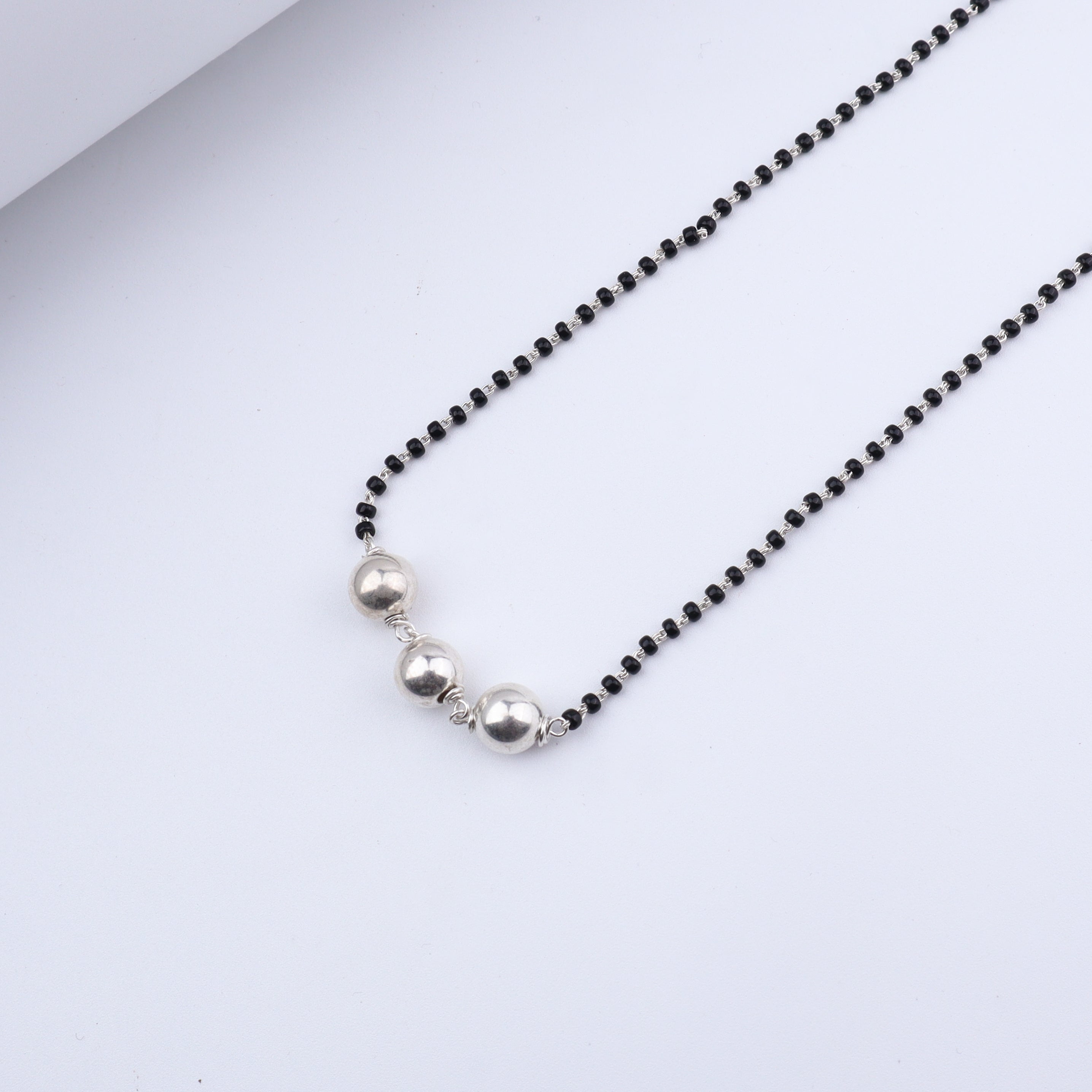 Classic Sarmanee Mangalsutra Small