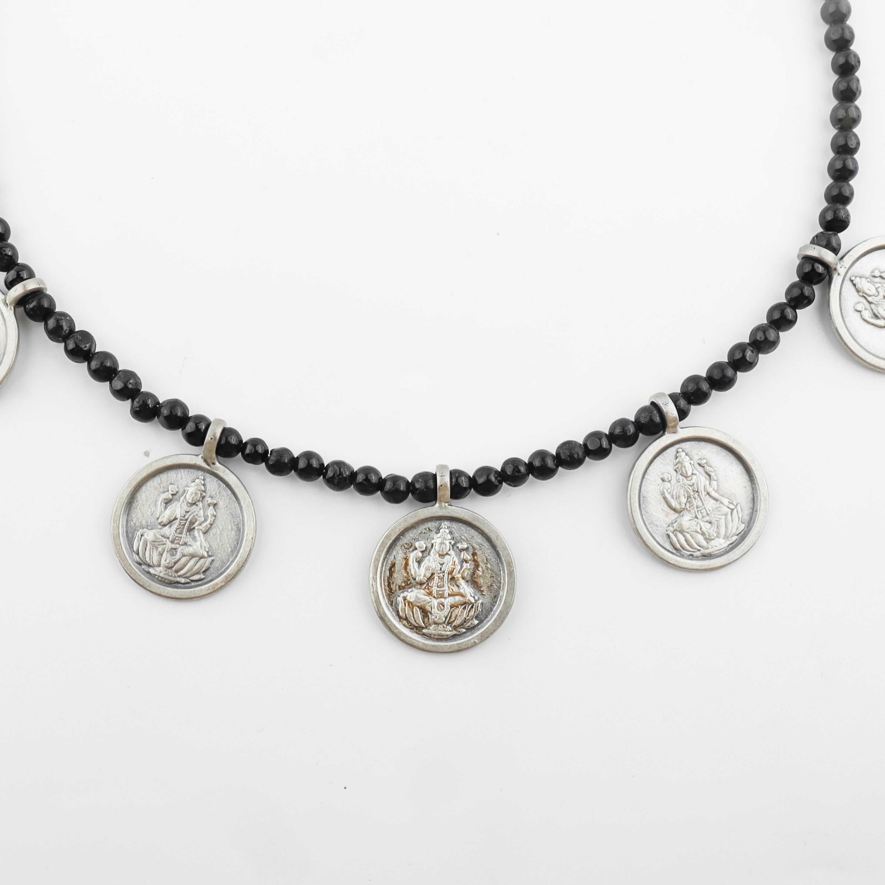 Black Onyx Silver Putali Haar Set