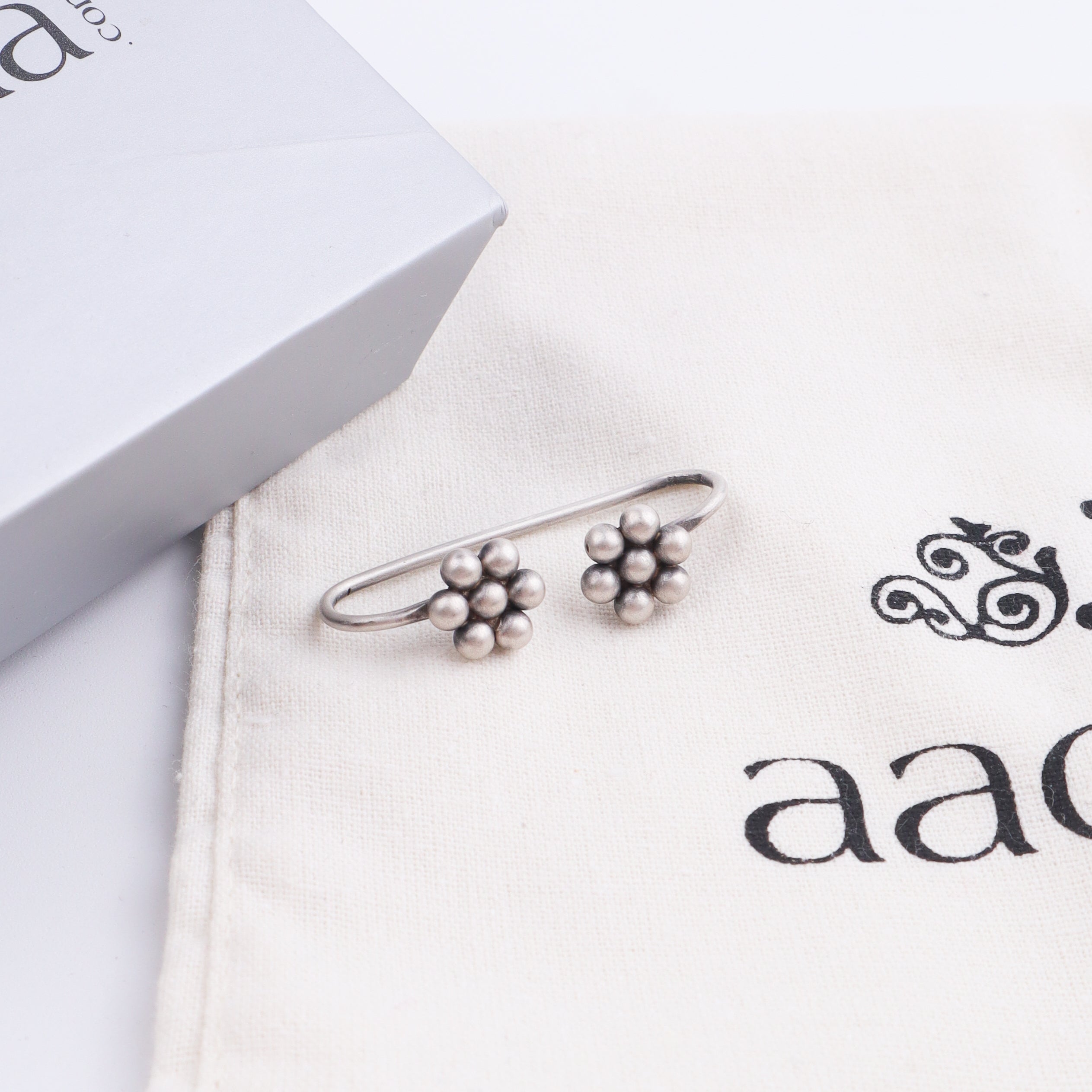 Oxidised Kudi Earcuff