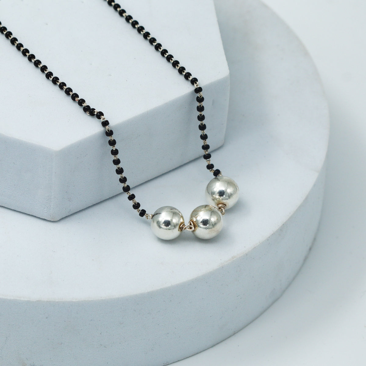 Minimal silver sarmanee mangalsutra design