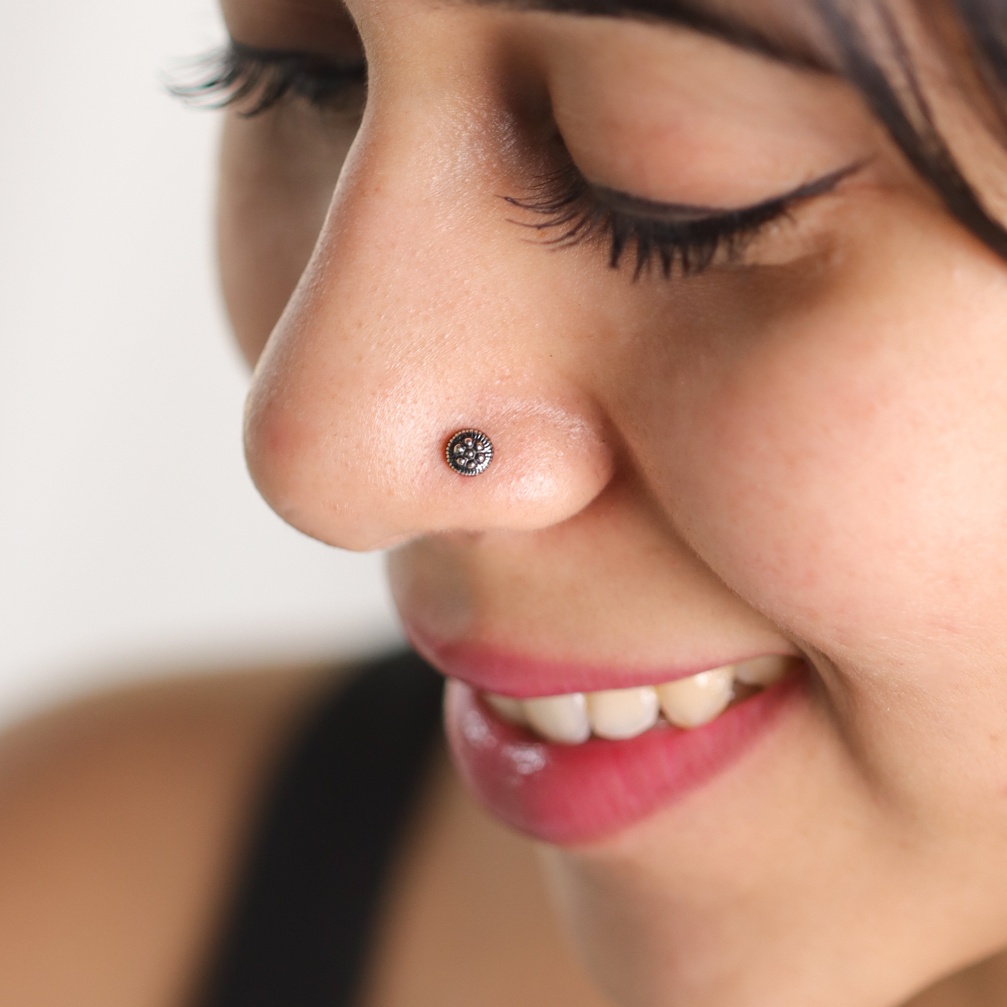 Silver Tiny Round Kudi Nose Pin