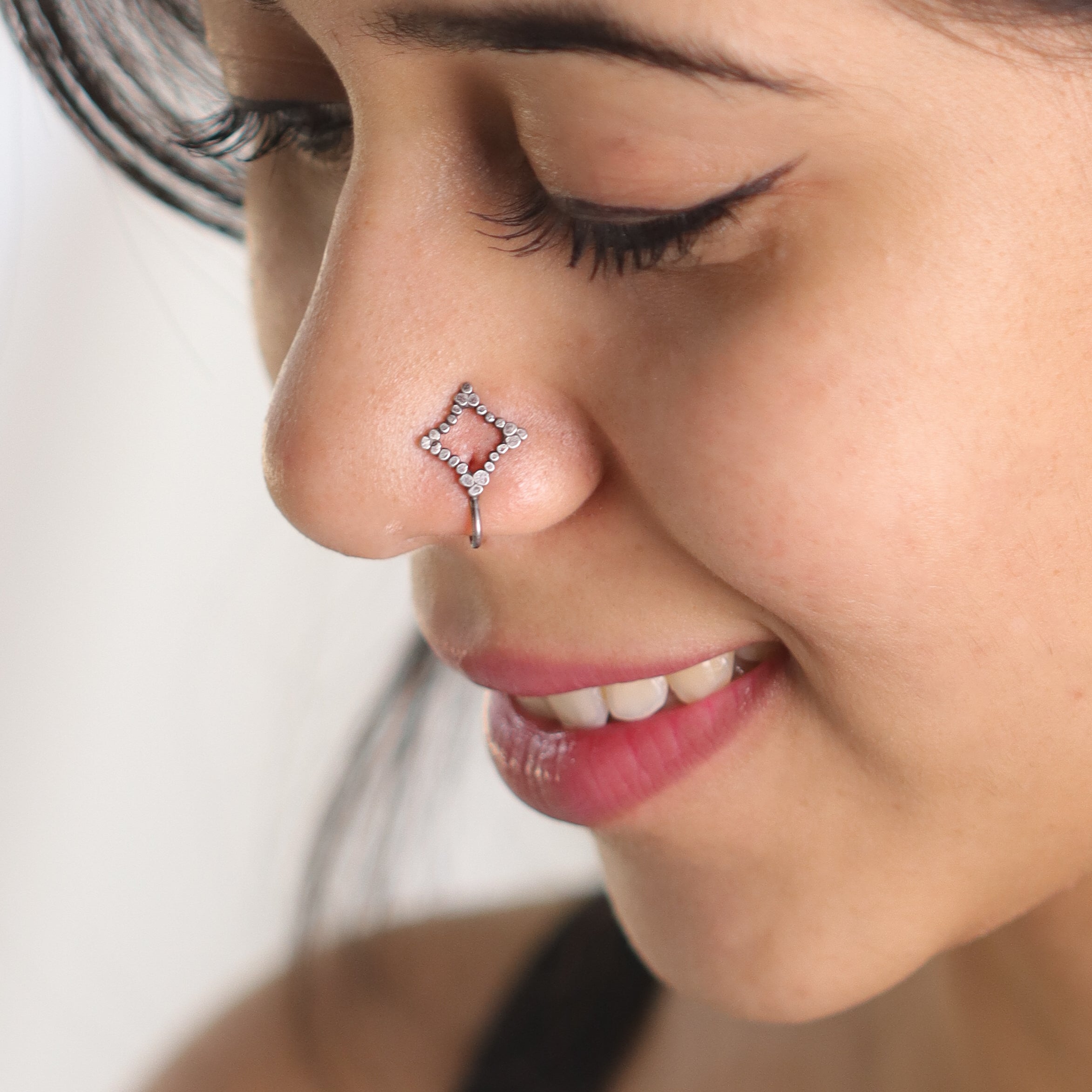 Hammered Silver Diamond Shaped Nosepin (Clip on)