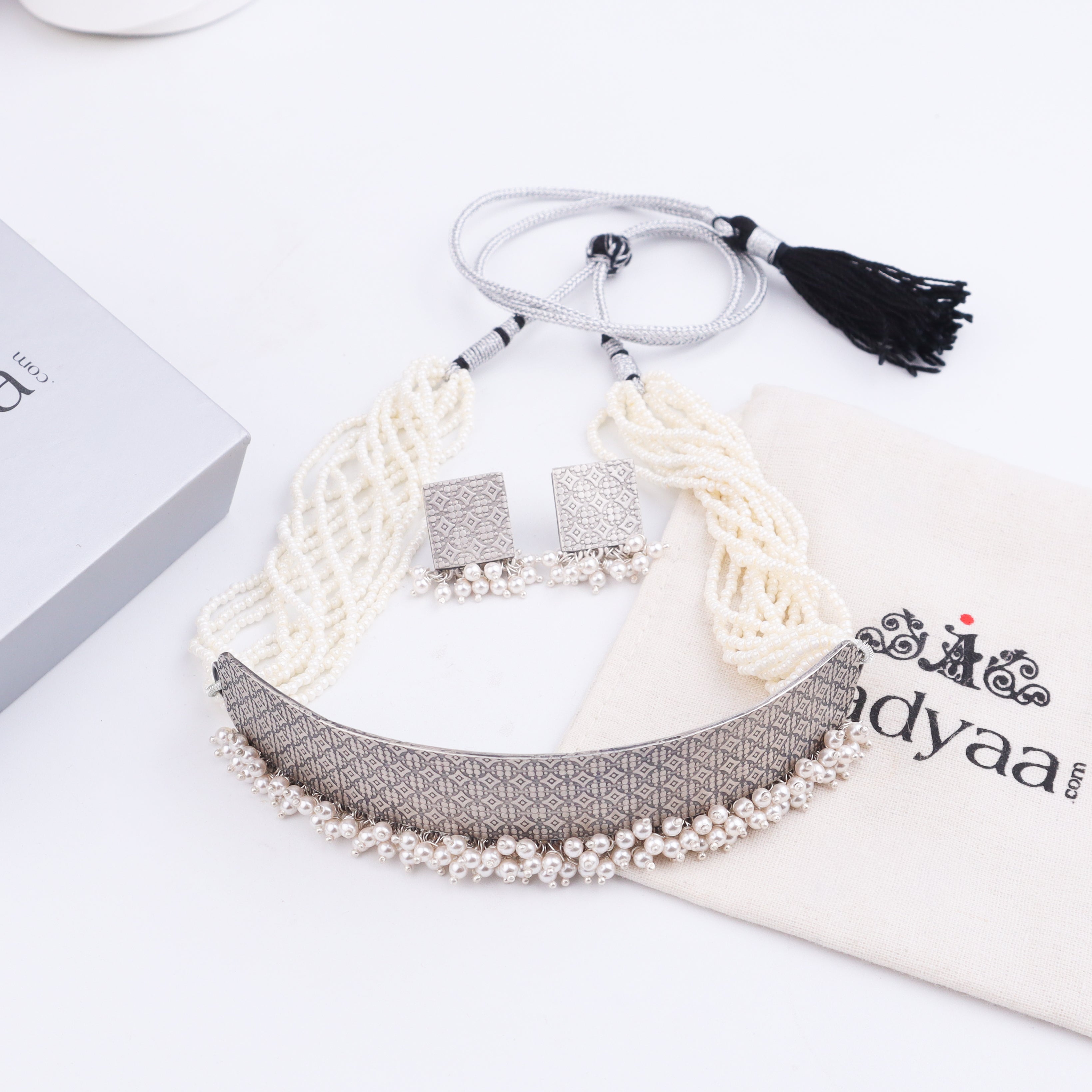 Nakshi Choker Set with Pearls