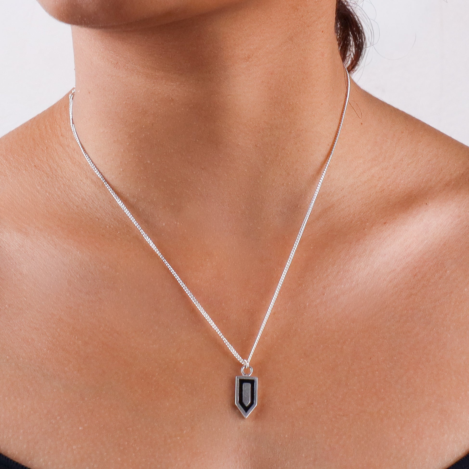 Tie pendant necklace in 92.5 sterling silver