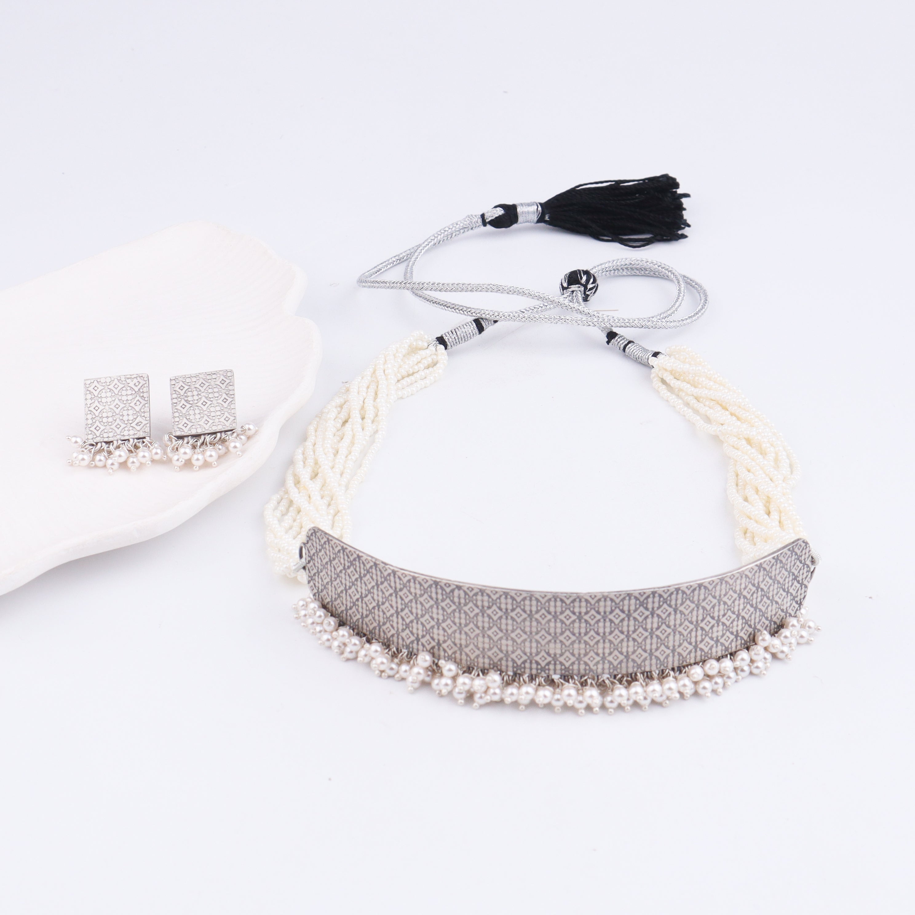 Nakshi Choker Set with Pearls