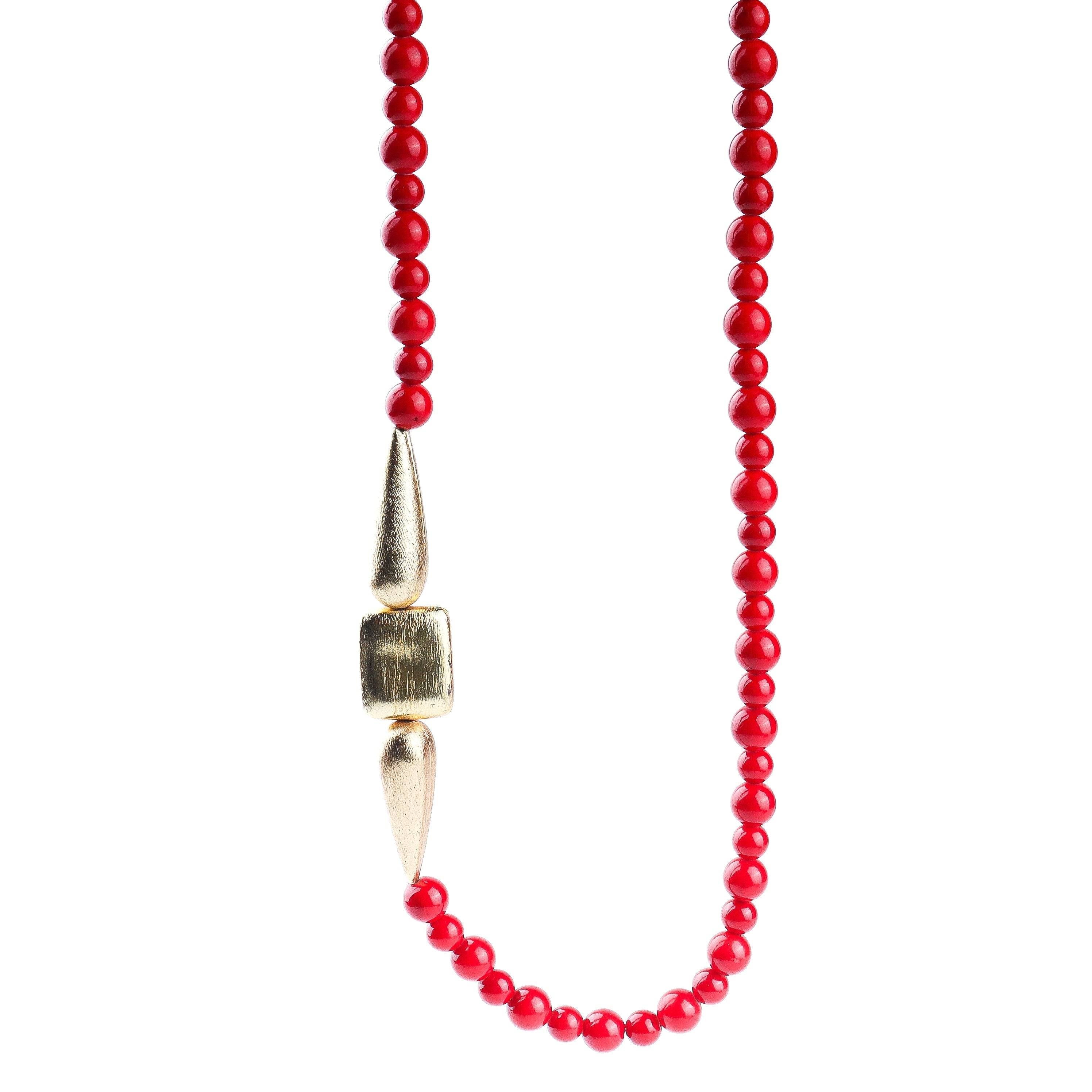 Model wearing a 22K gold-plated fashion necklace for a sophisticated and elegant jewellery look