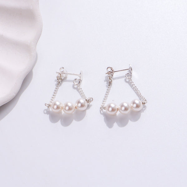 Silver pearl earrings