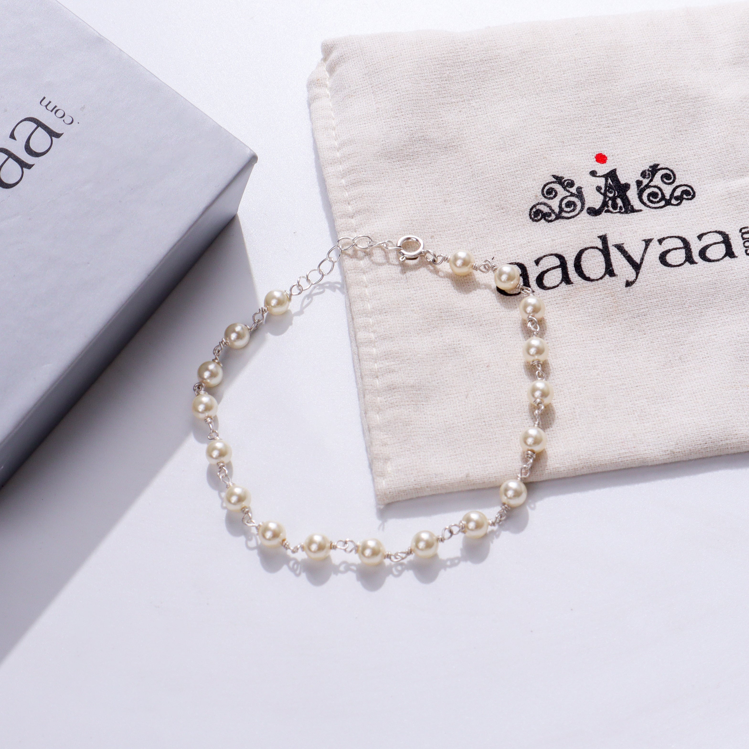 Silver Pearl Bracelet with chain and pearls