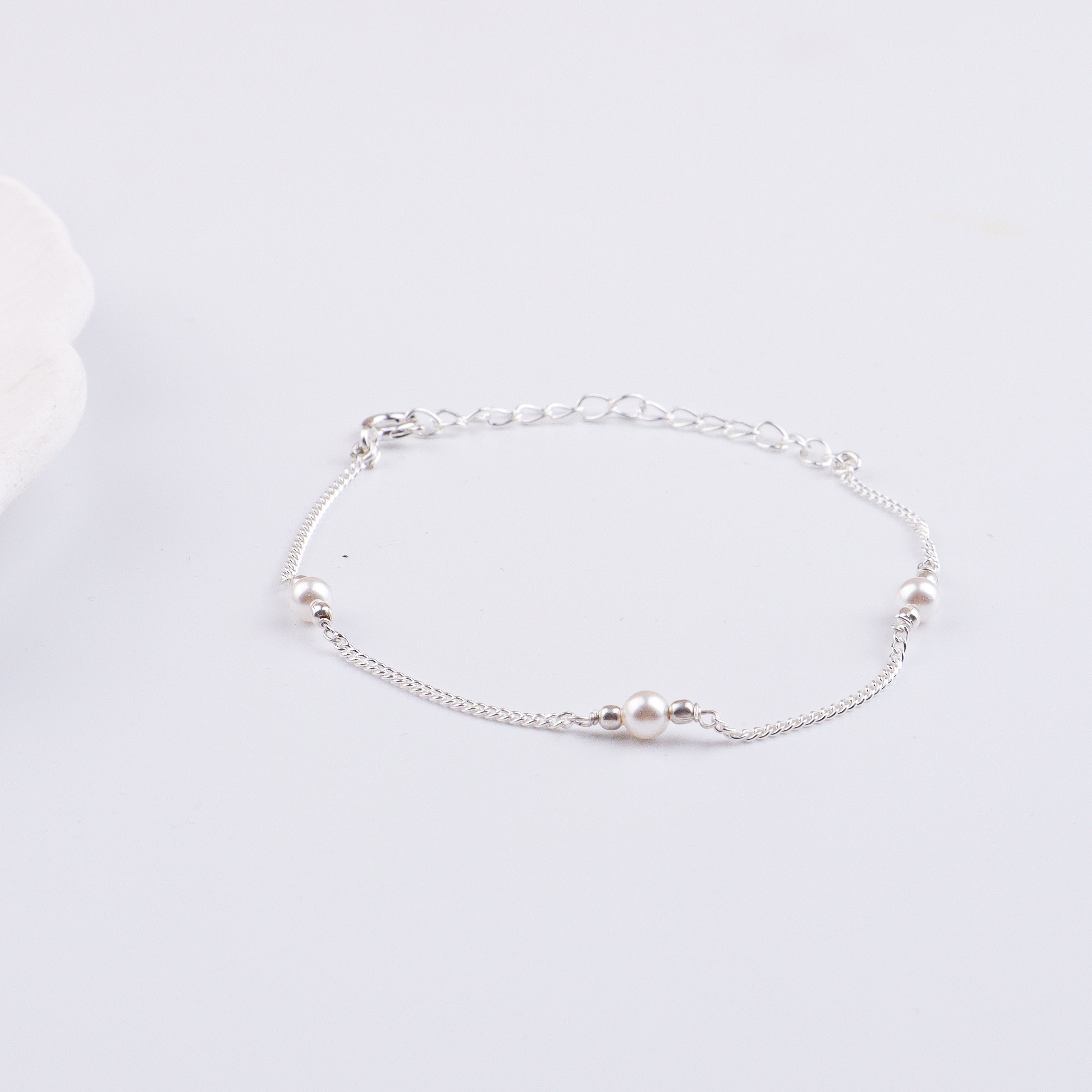 White Pearl Silver Chain Bracelet (Project Handmade)
