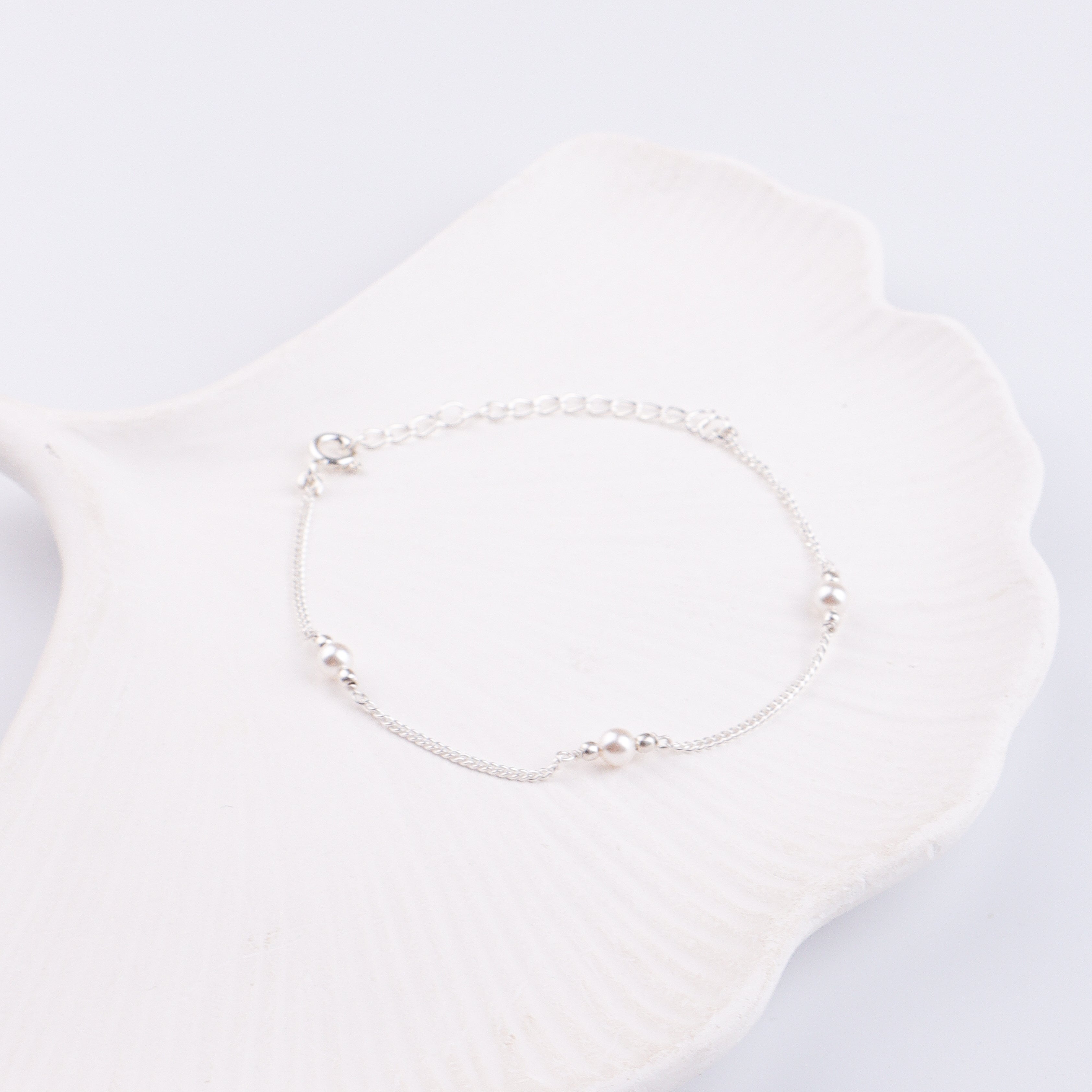 White Pearl Silver Chain Bracelet (Project Handmade)