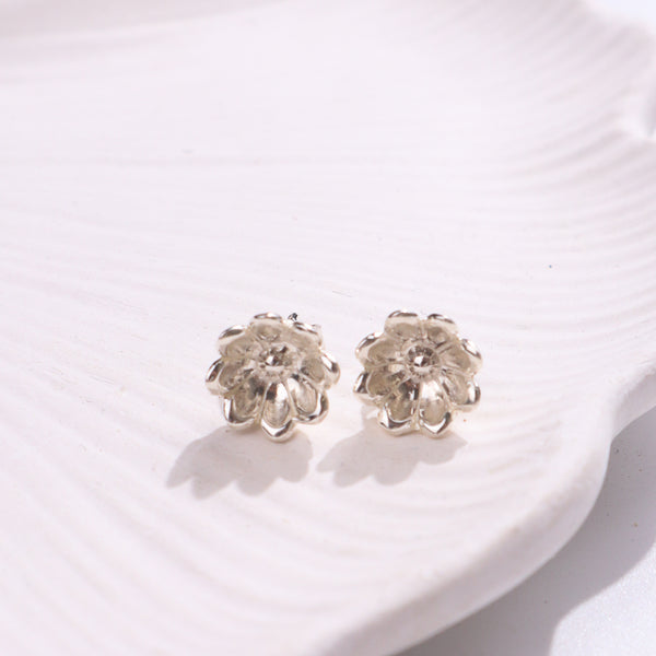 Silver flower studs earrings