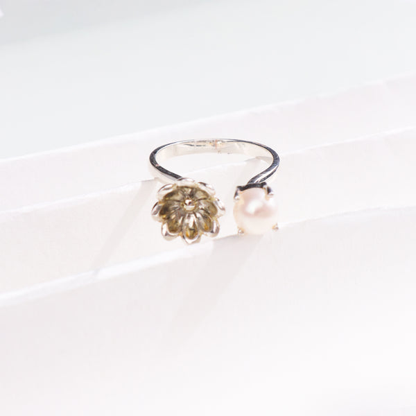 Silver Pearlflower ring jewelry