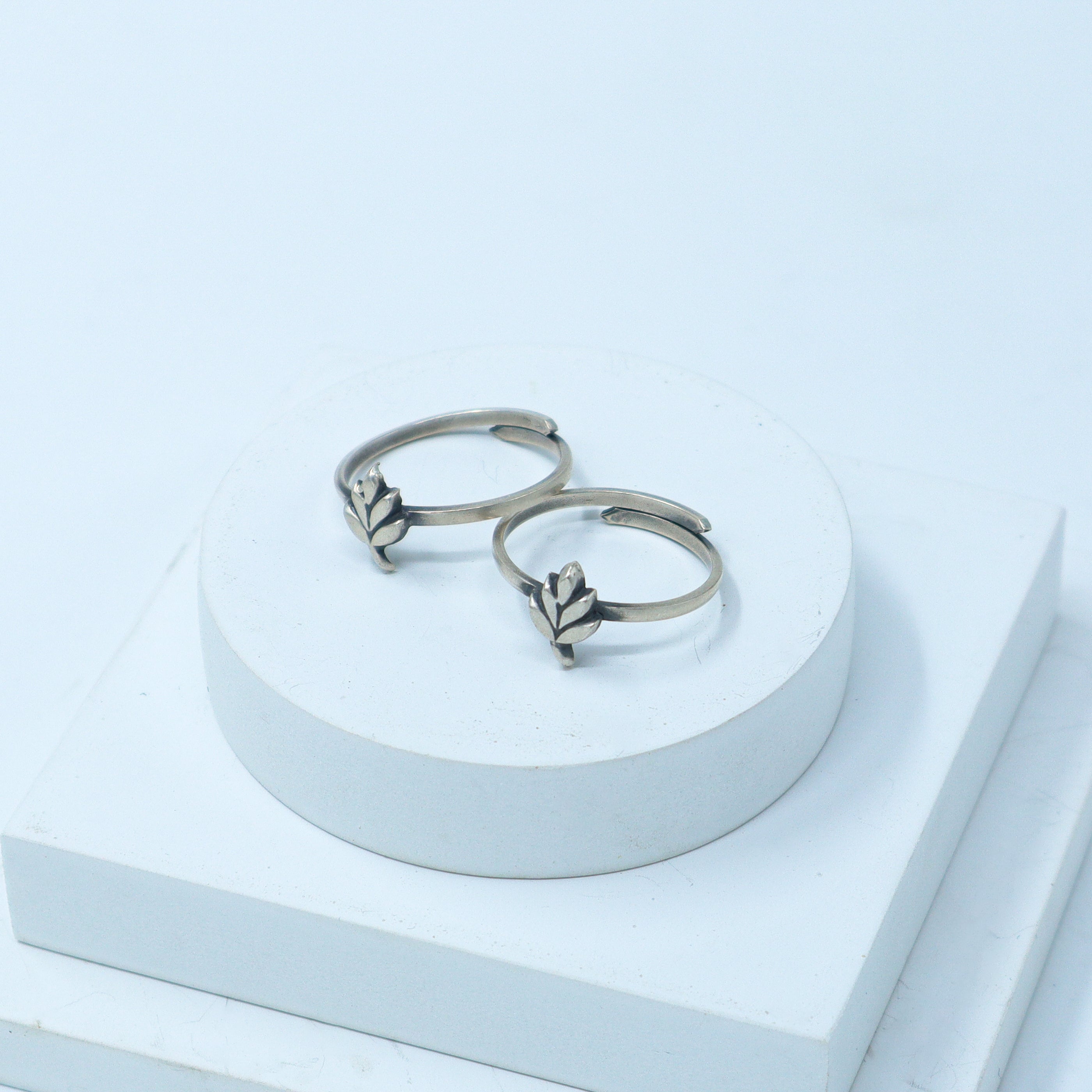 Silver Adjustable Toe ring (Leaf)