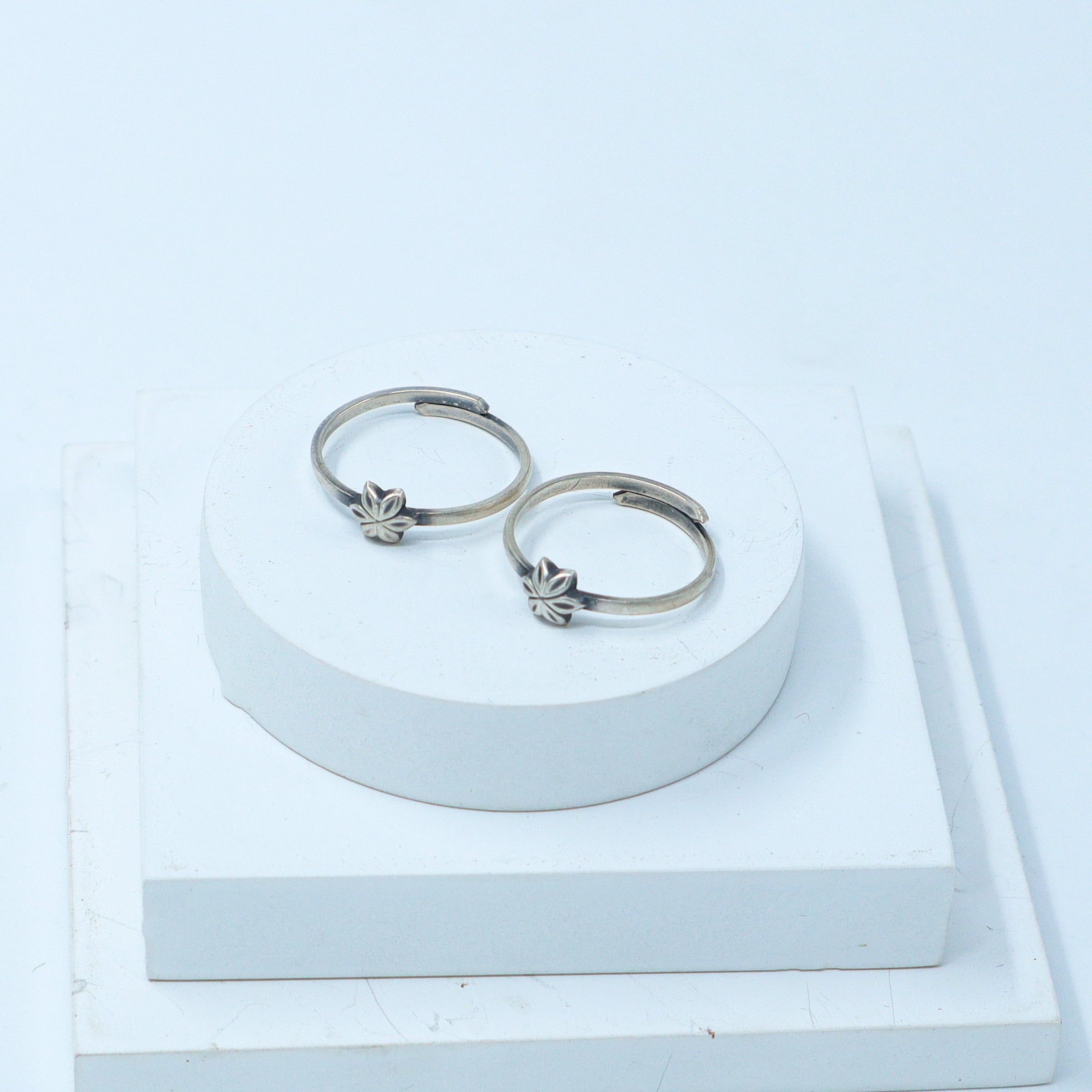 Tiny Silver Adjustable Toe ring (6-petaled flower)