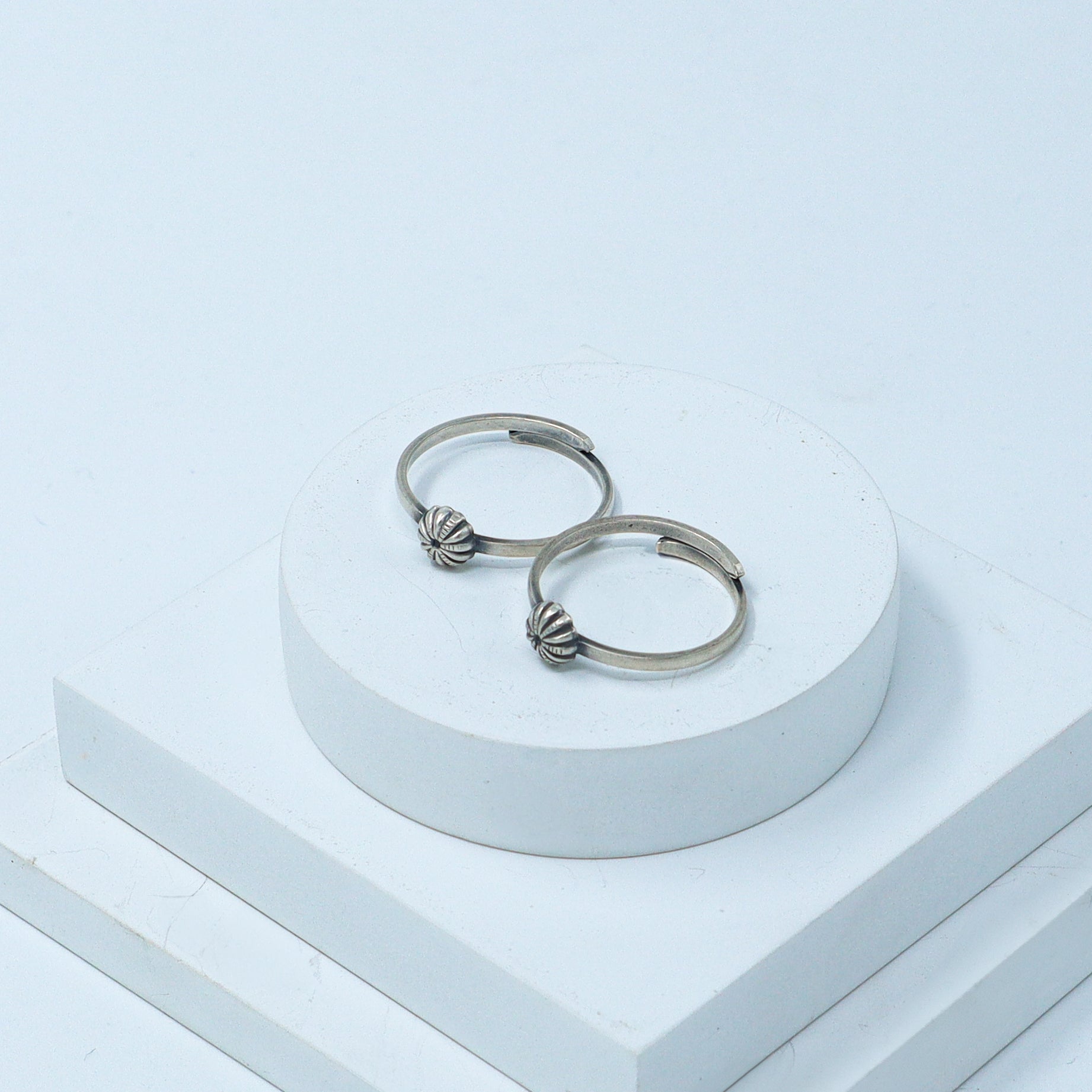 Silver Adjustable Toe ring (Big Textured Dome)