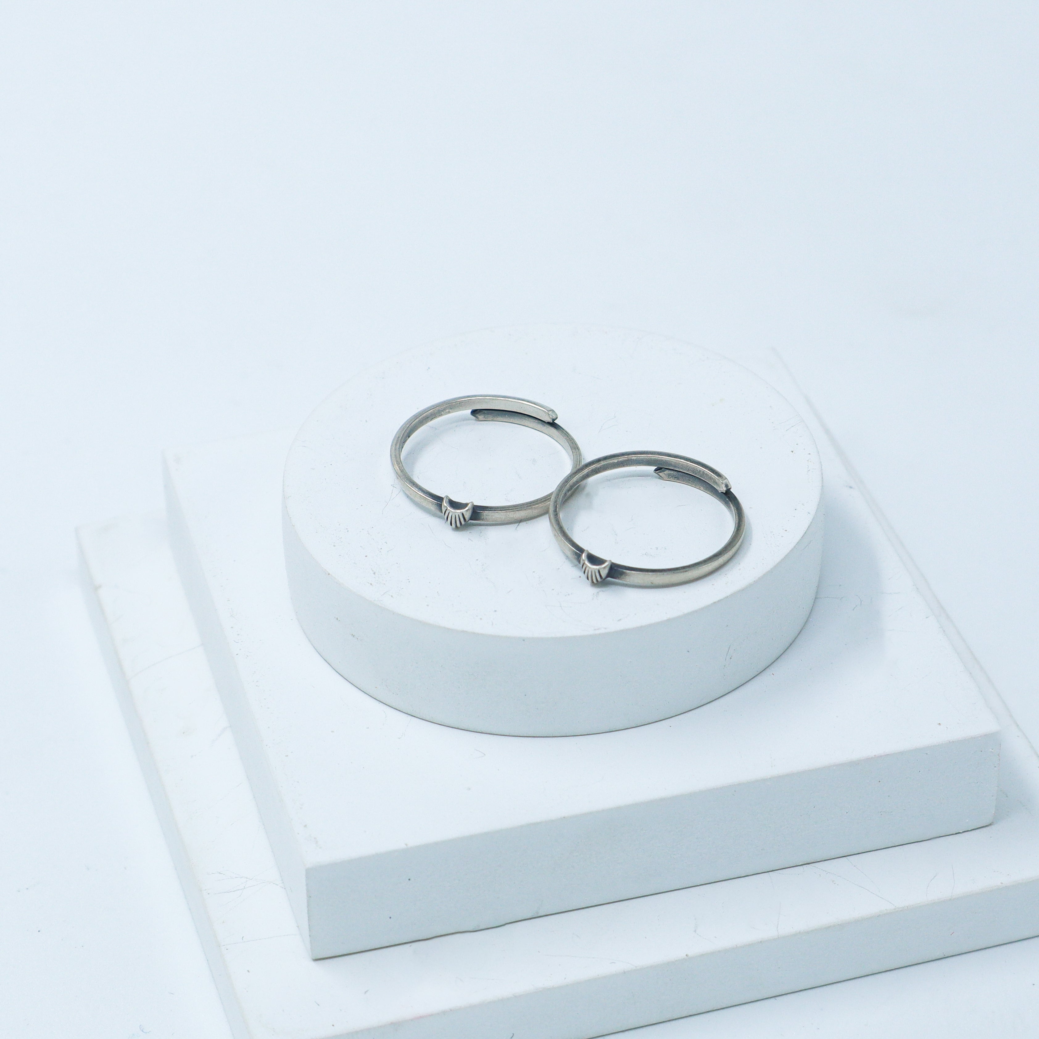 Tiny Silver Adjustable Toe ring (Abstract)