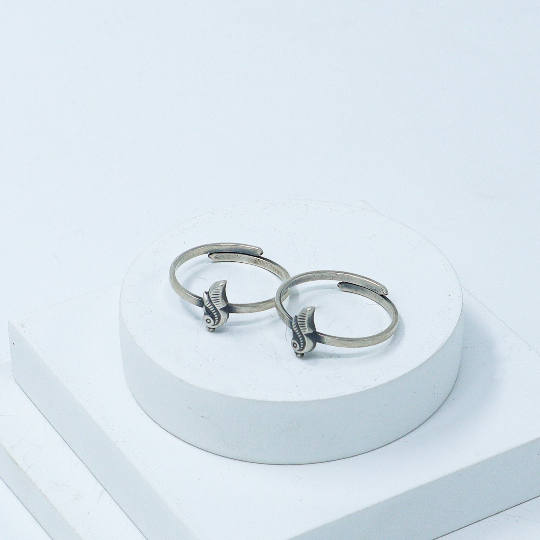 Silver Adjustable Toe ring (Peacock)