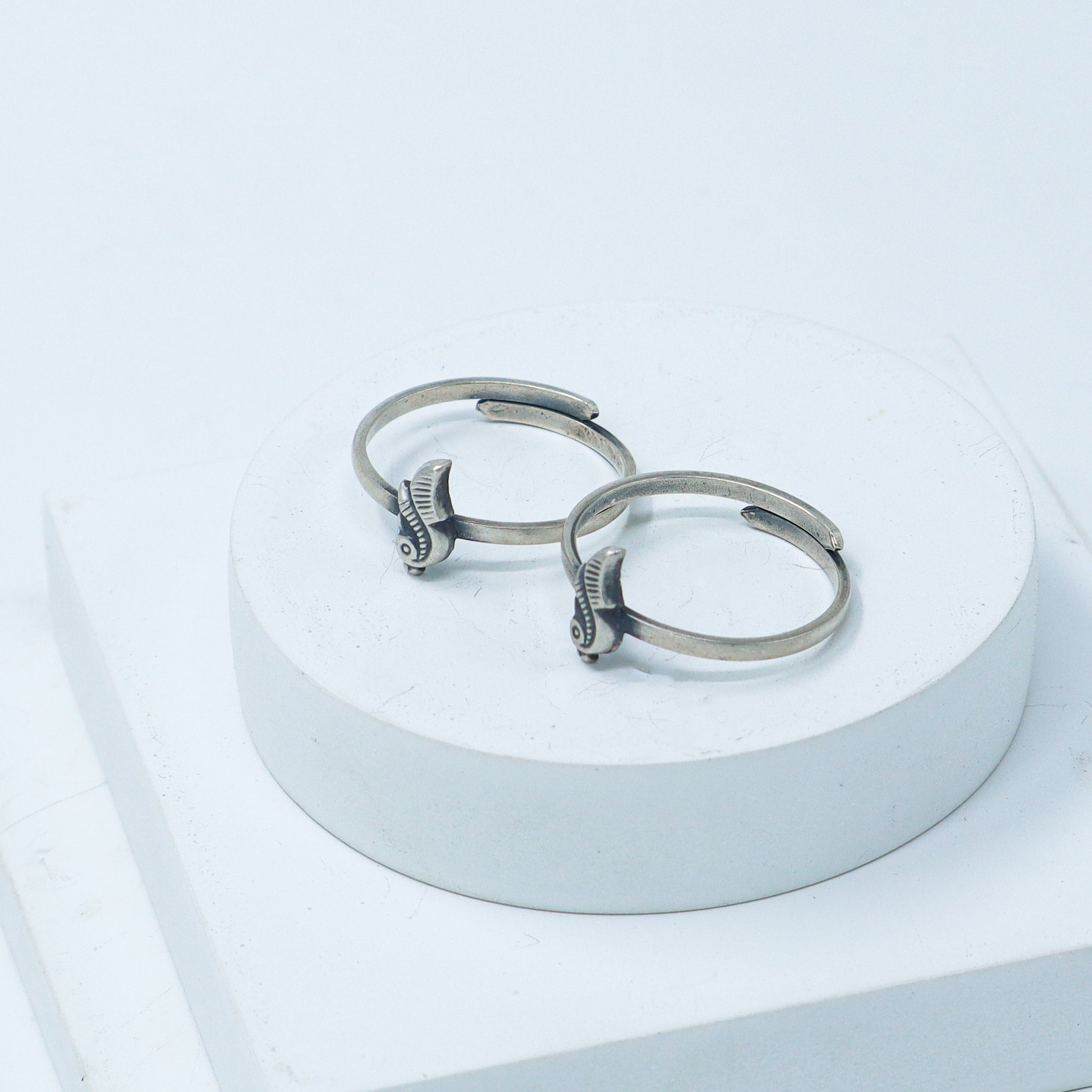 Silver Adjustable Toe ring (Peacock)