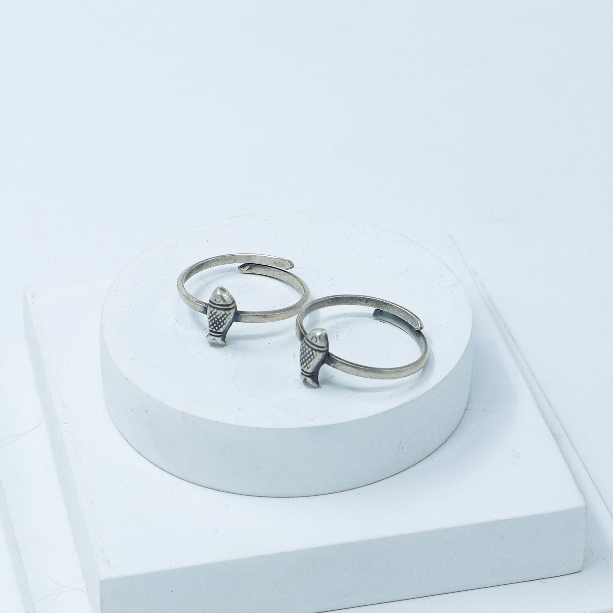 Silver Adjustable Toe ring (Fish)