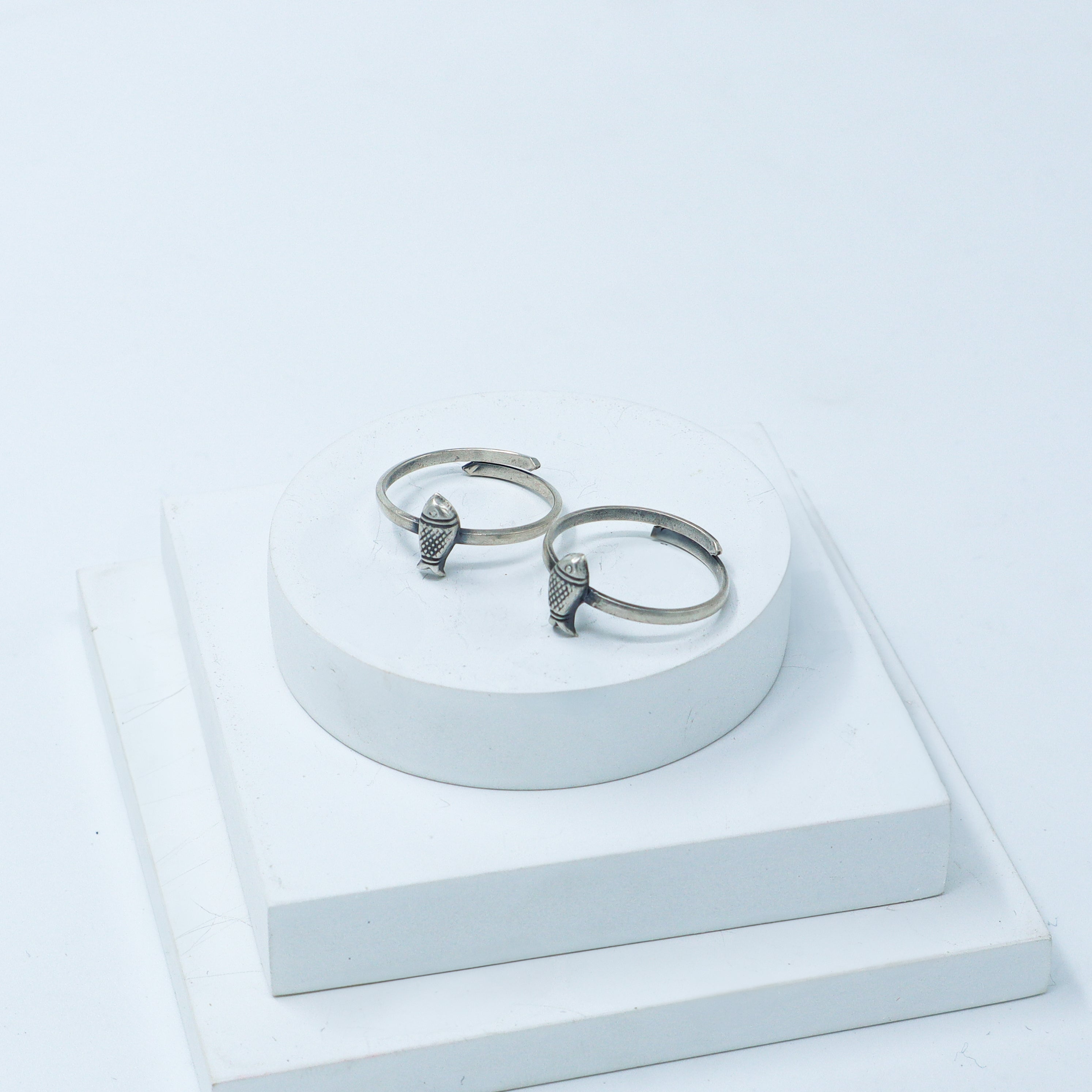 Silver Adjustable Toe ring (Fish)