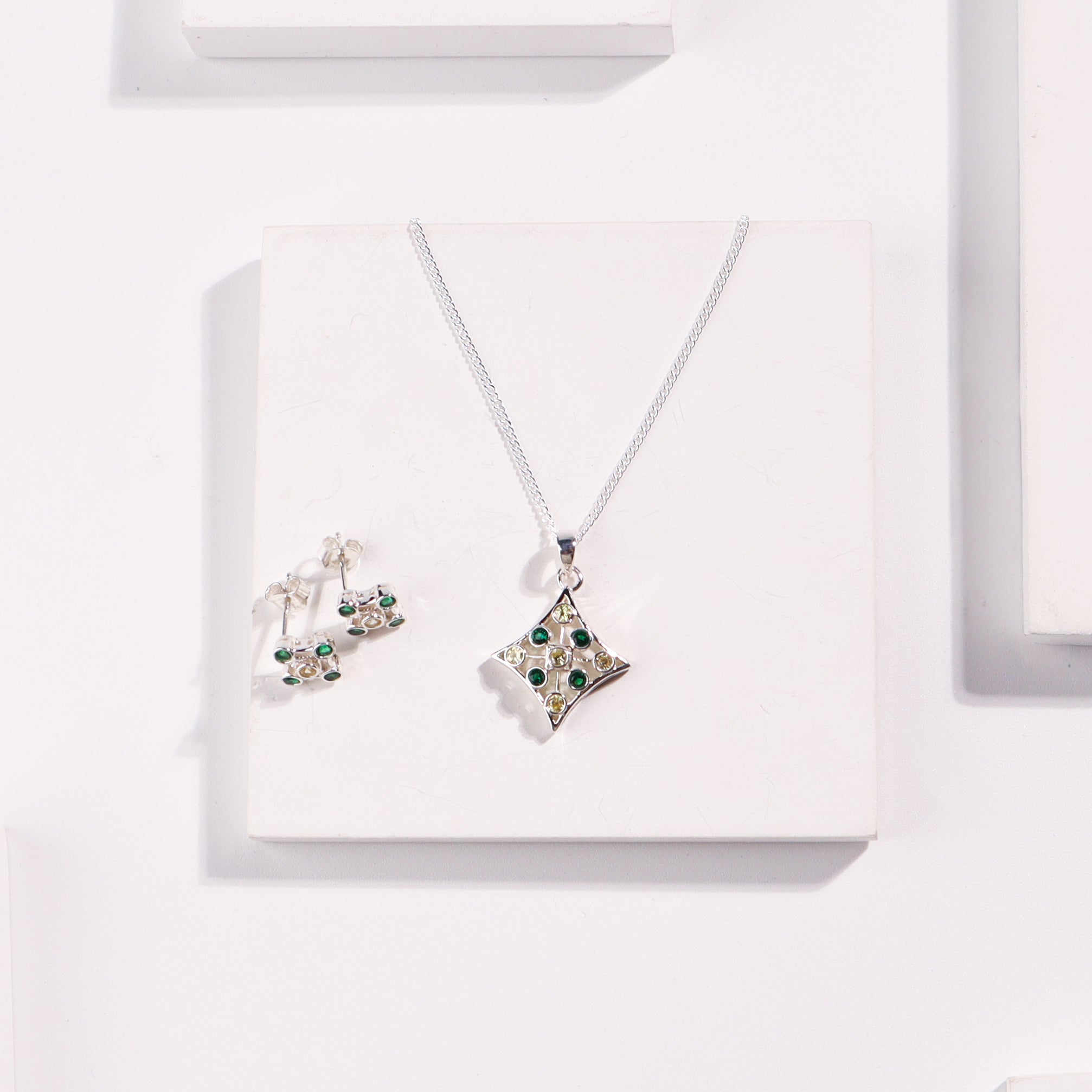 Silver Lush Twinkle Set (without Chian)