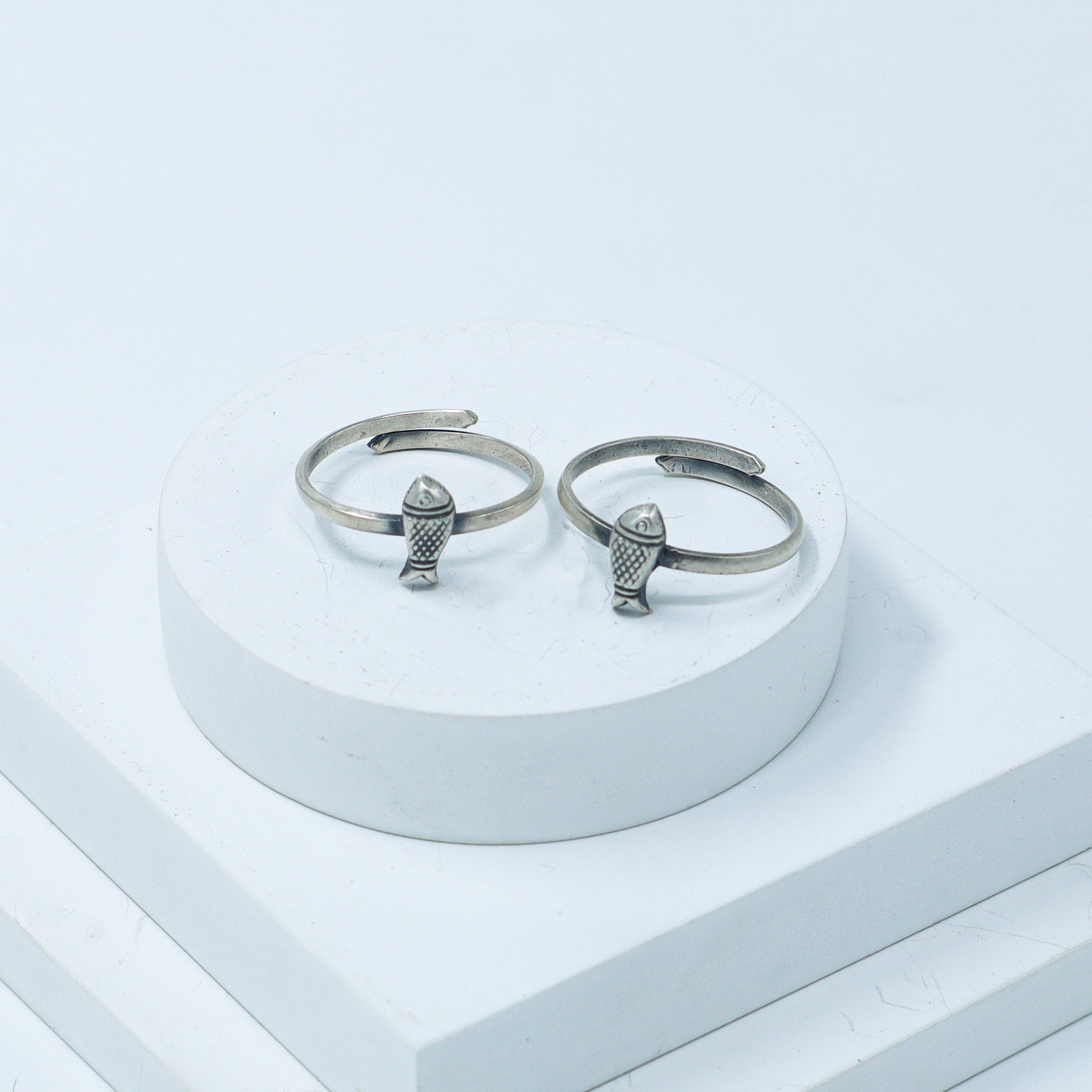 Silver Adjustable Toe ring (Fish)