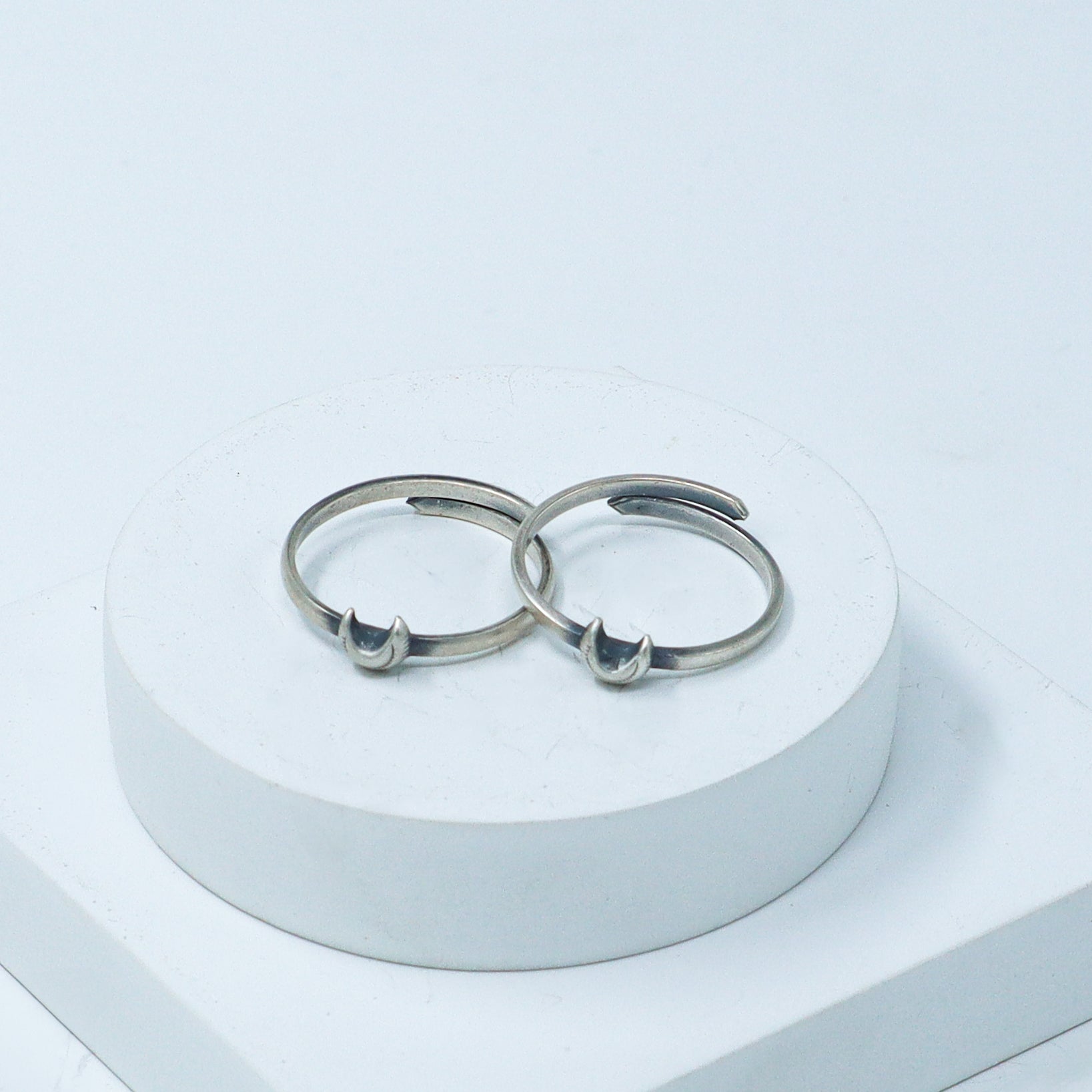 Tiny Silver Adjustable Toe ring (Chandra)
