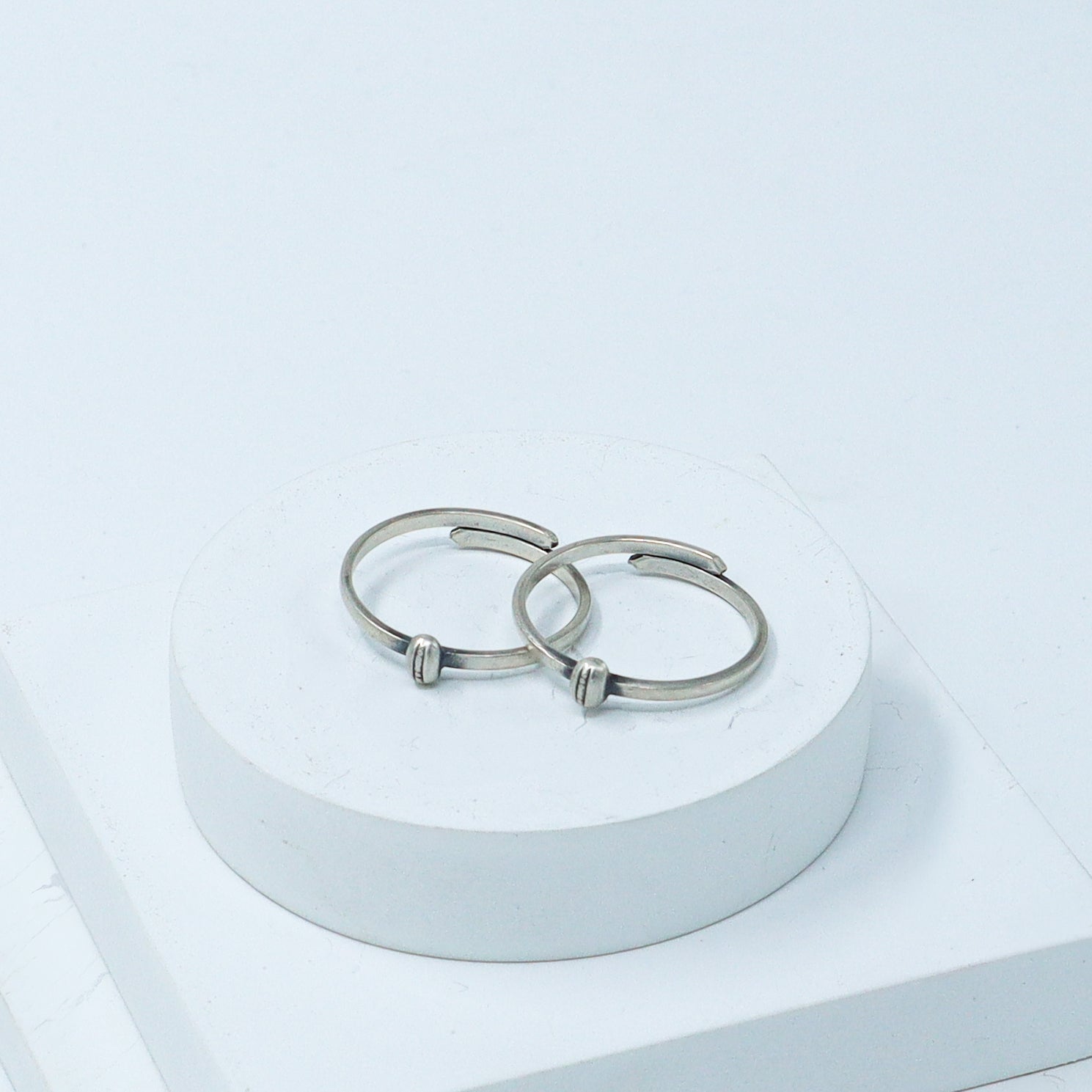 Tiny Silver Adjustable Toe ring (Textured Oval)