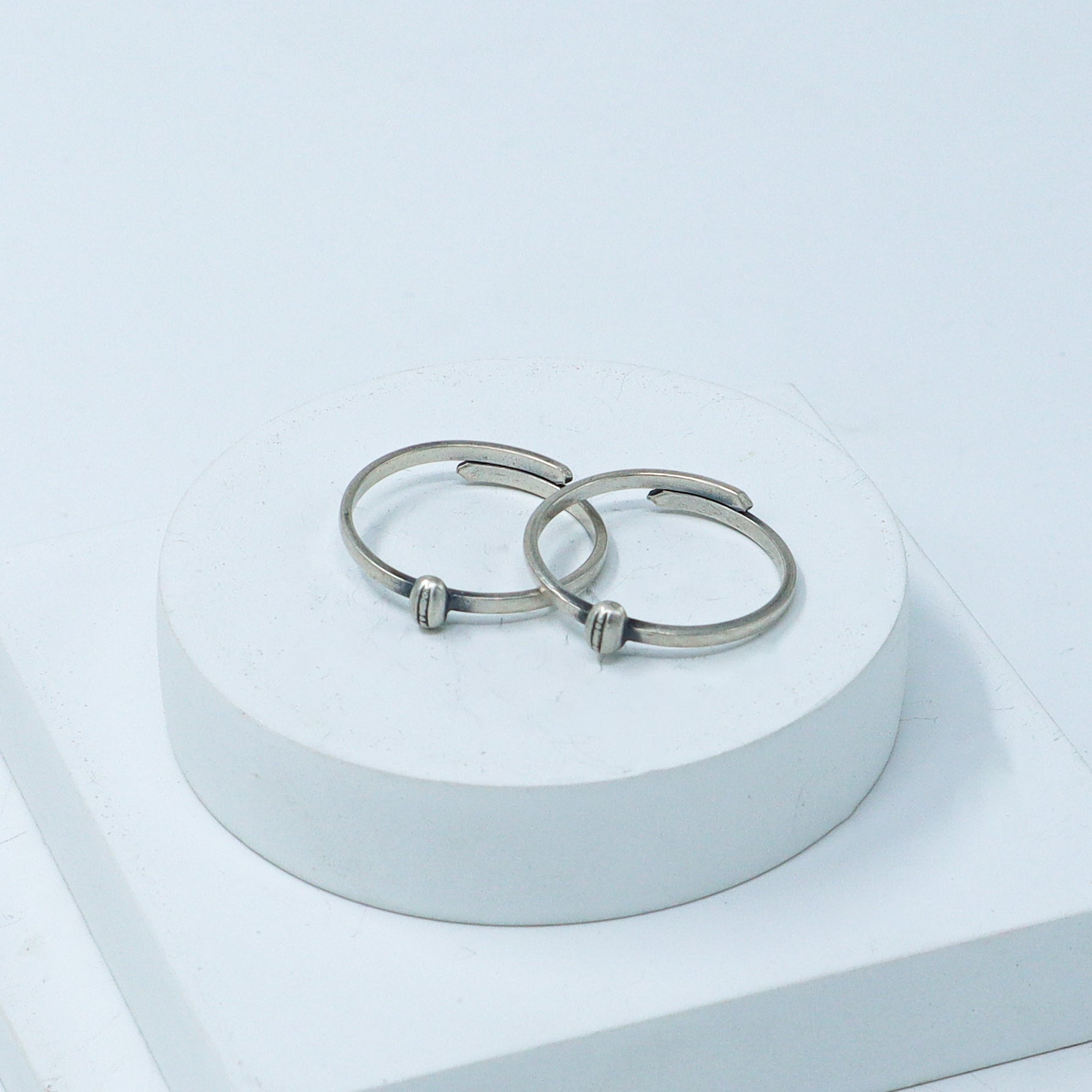Tiny Silver Adjustable Toe ring (Textured Oval)