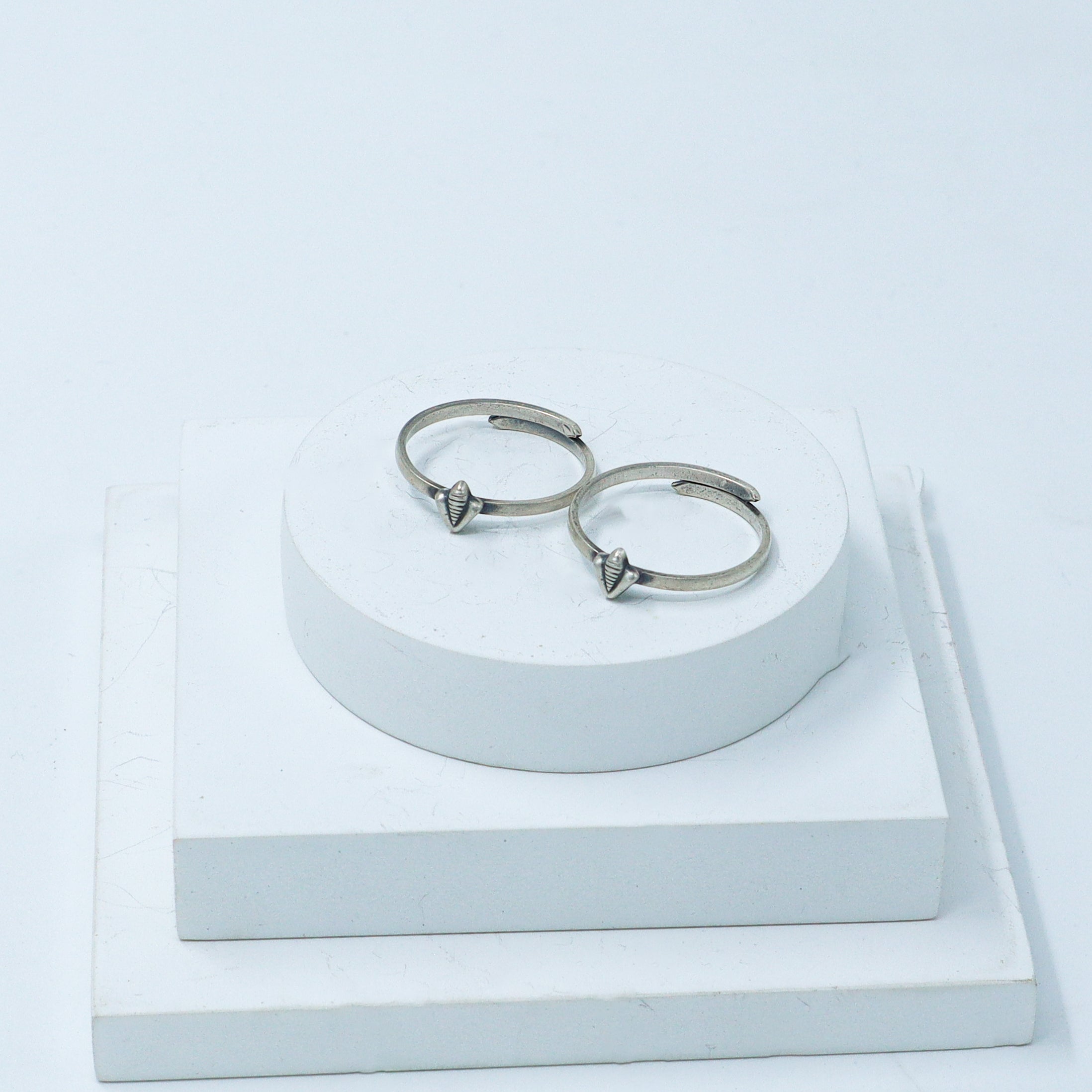 Tiny Silver Adjustable Toe ring (Bud)