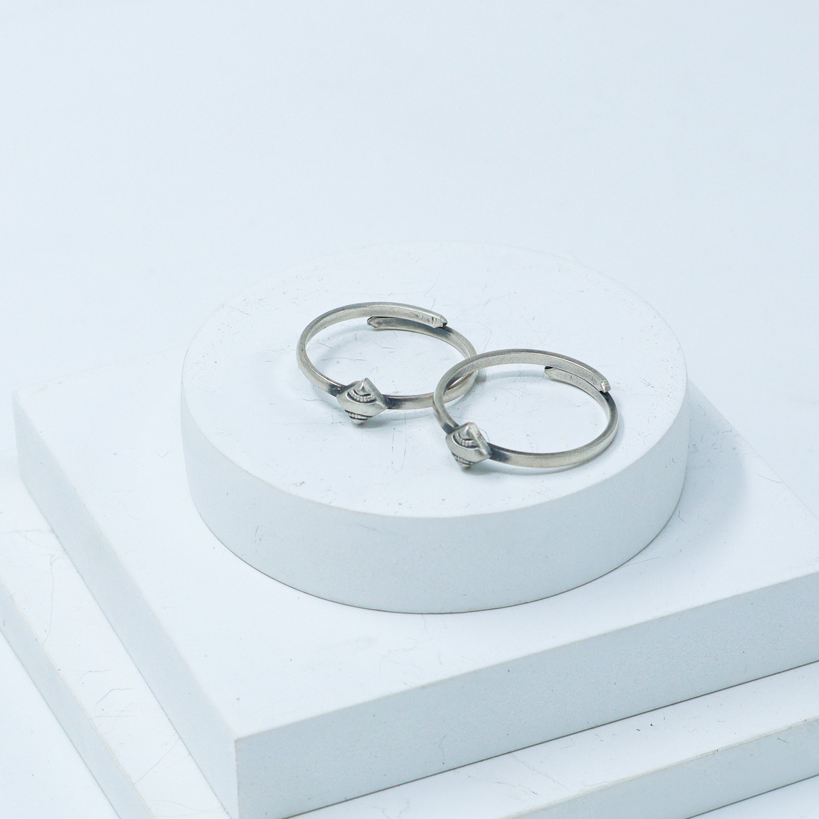 Silver Adjustable Toe ring (Textured diamond)