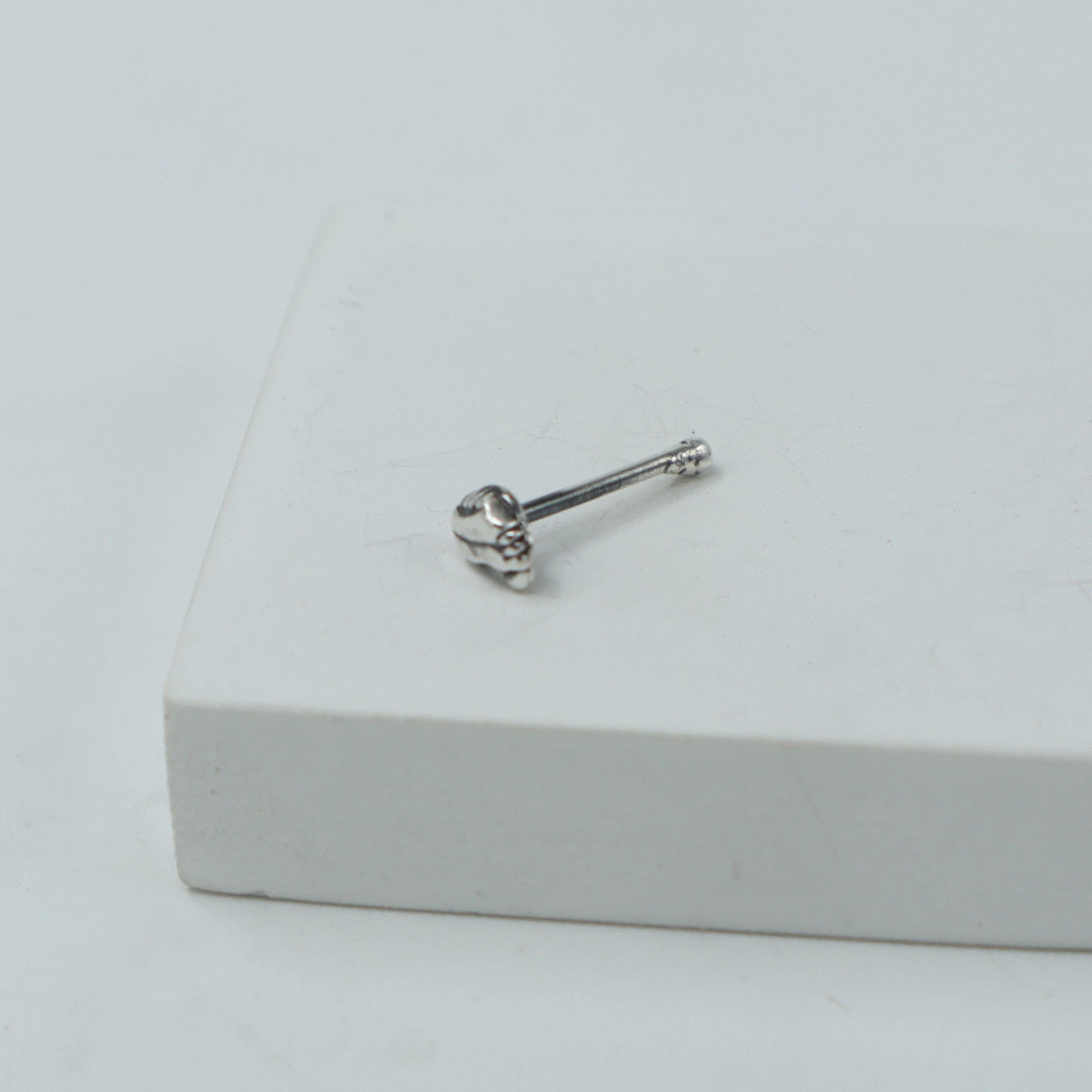 Silver Paisely Nose pin