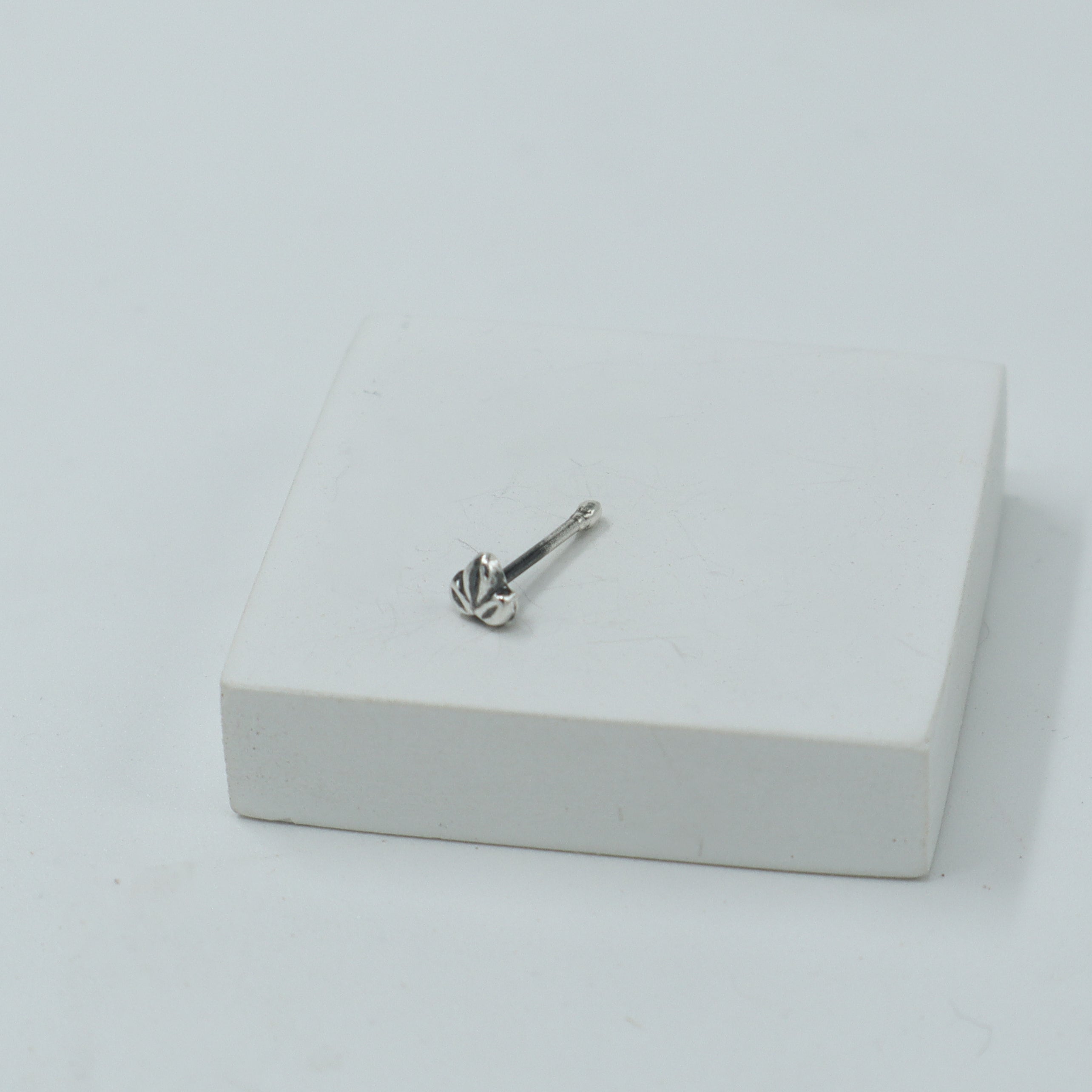 Silver Leafy Nose pin