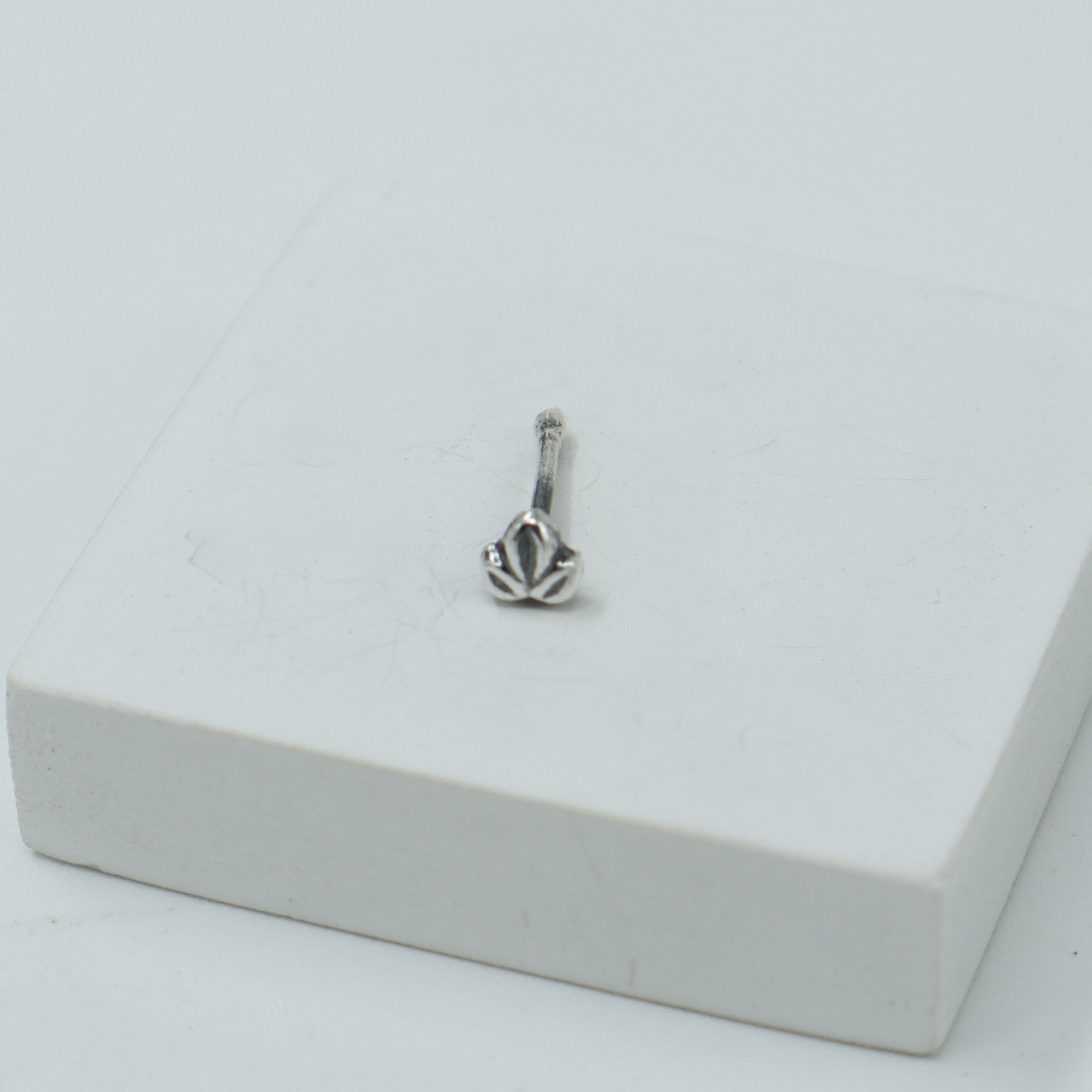 Silver Leafy Nose pin