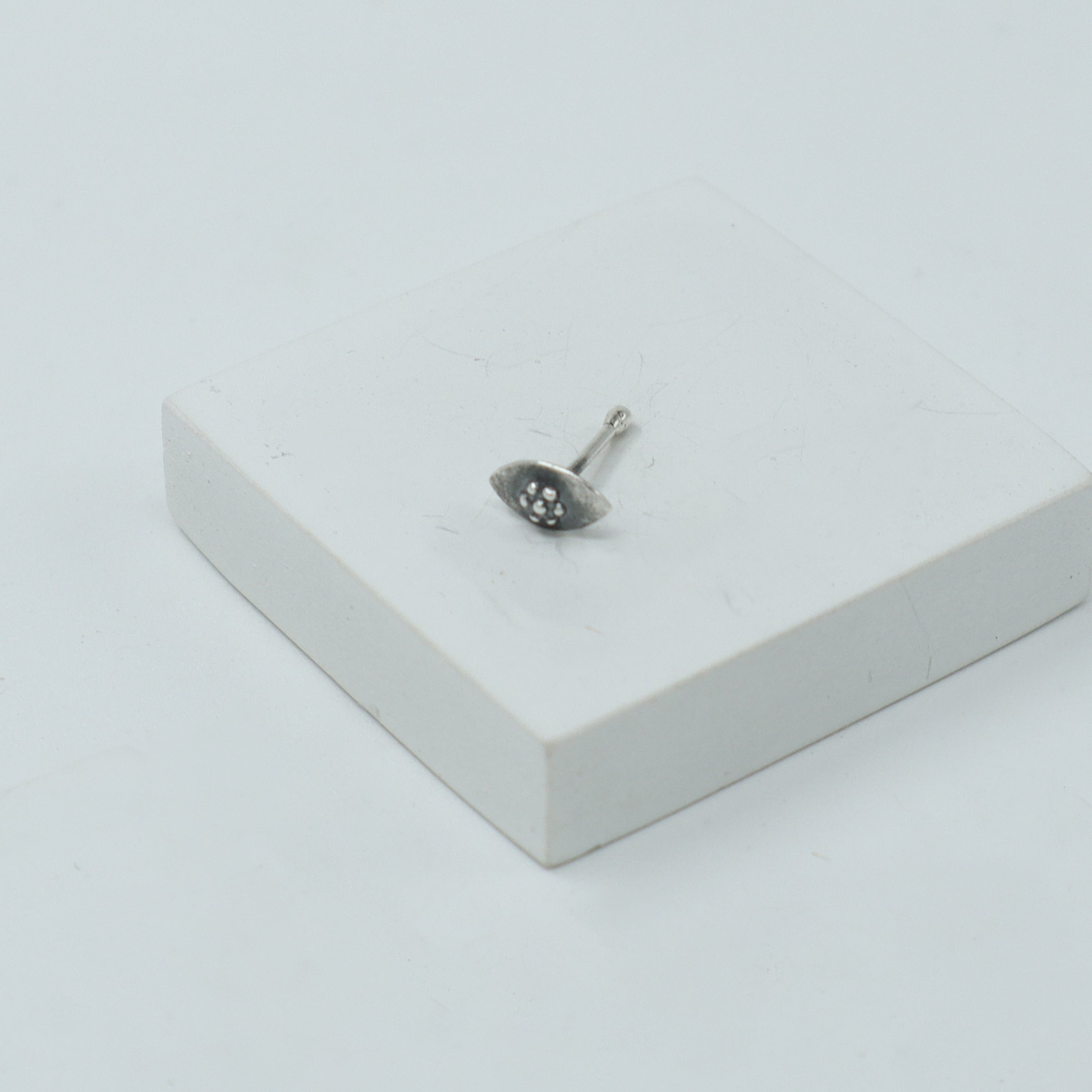 Tiny Silver Marquise Kudi Nose Pin