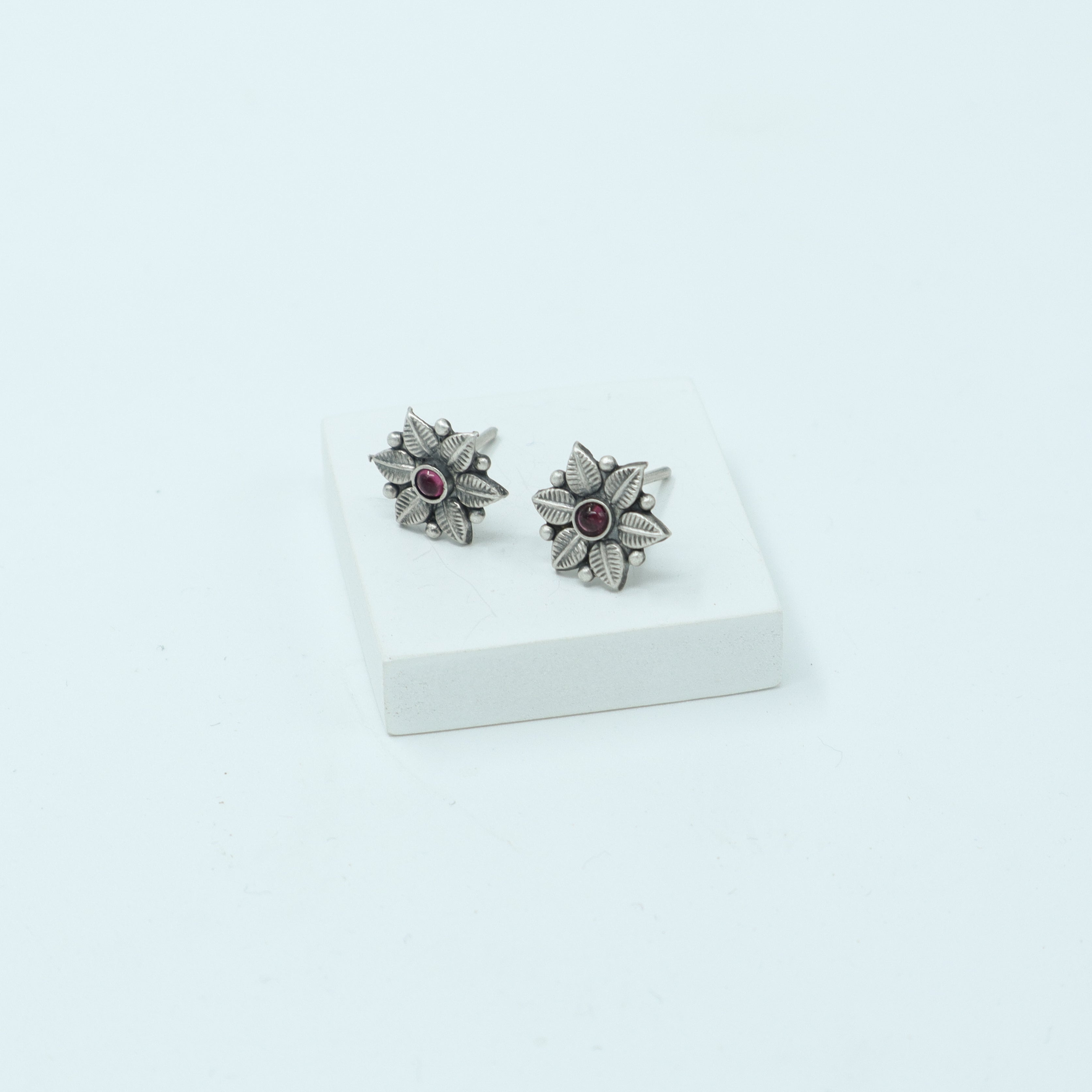 Silver Leafy Flower Stud (6 Petaled Flower)