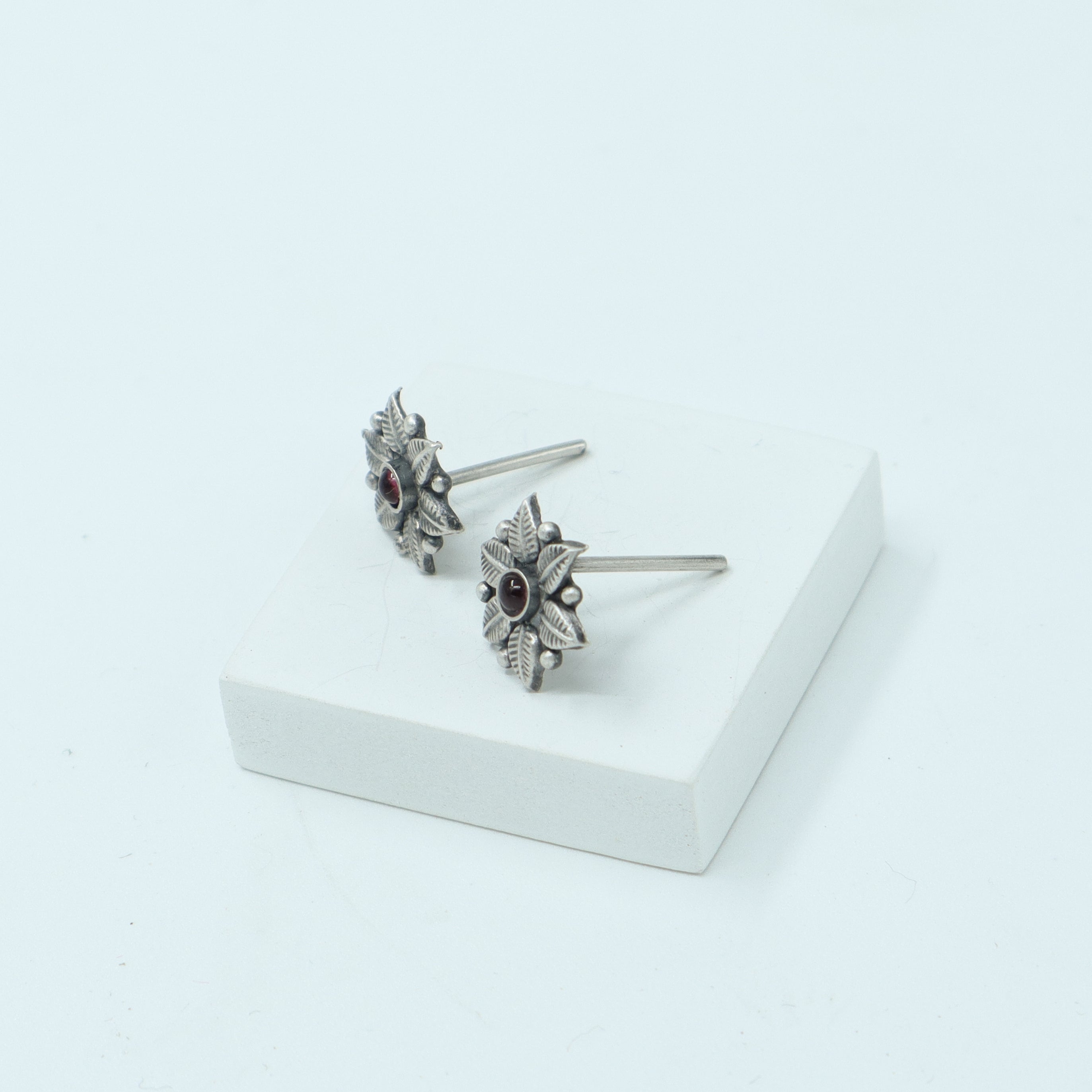 Silver Leafy Flower Stud (6 Petaled Flower)
