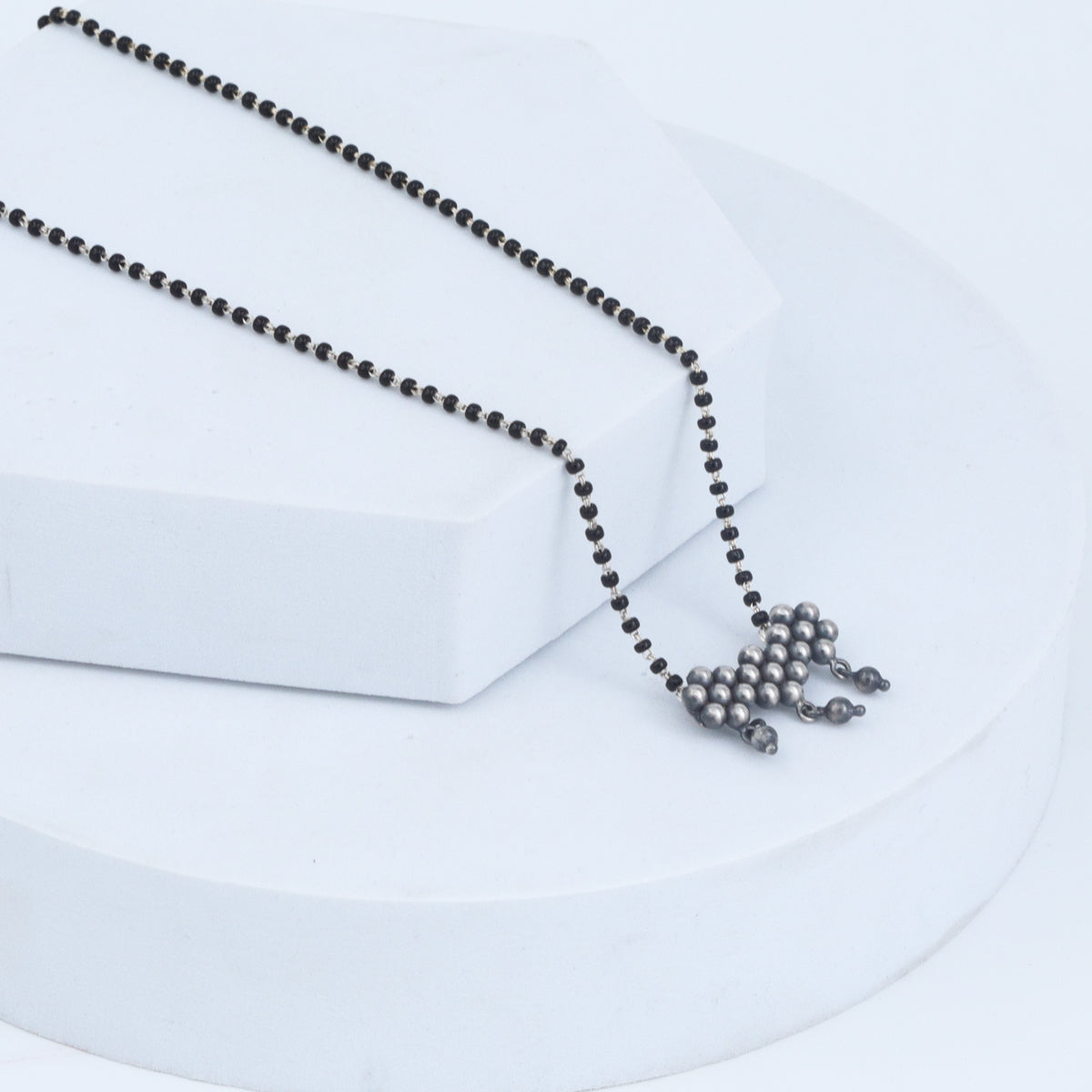 wear Handmade Kudi Motif Mangalsutra with saree